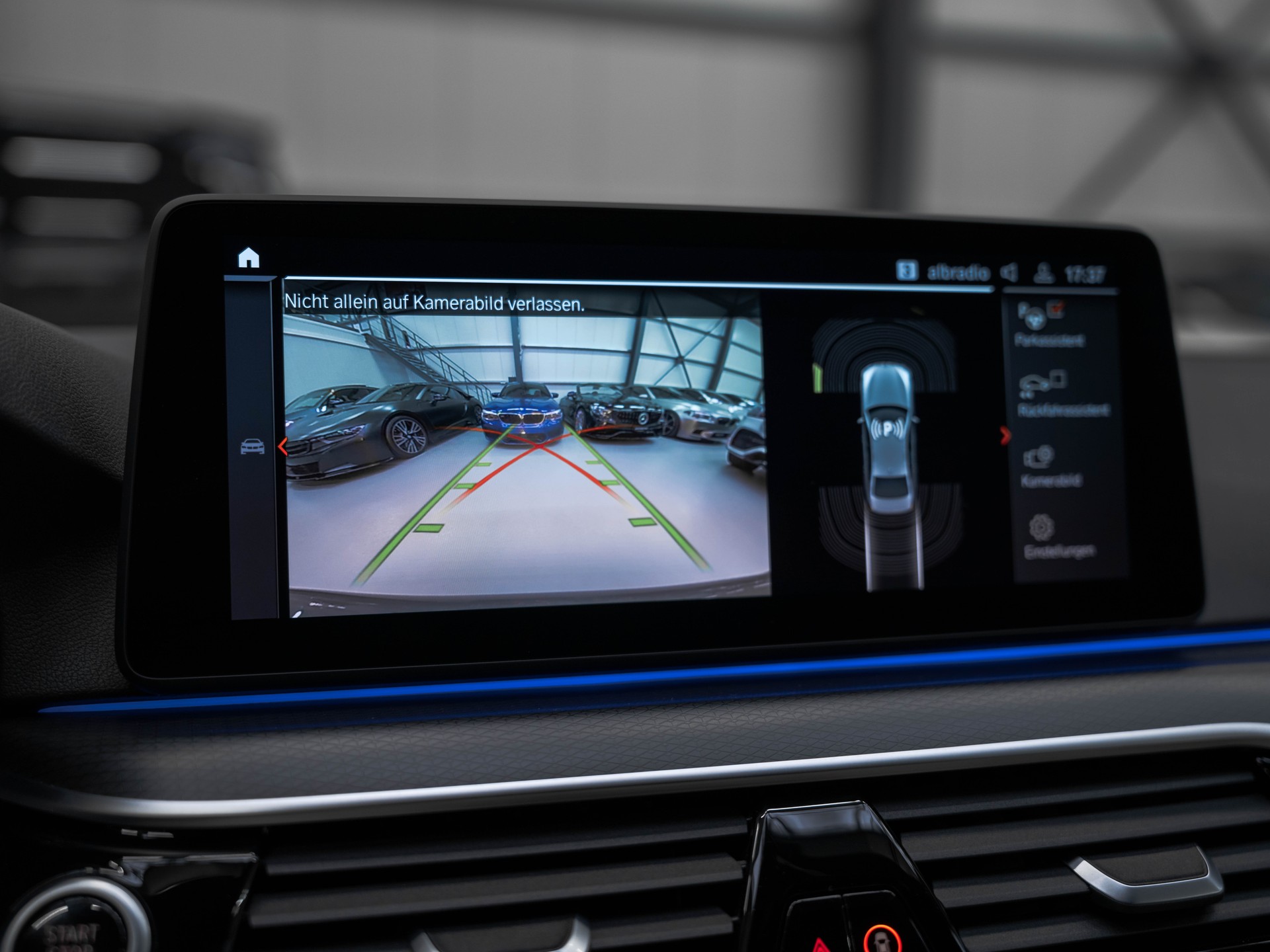 BMW M550i xDrive Steptronic-image-27
