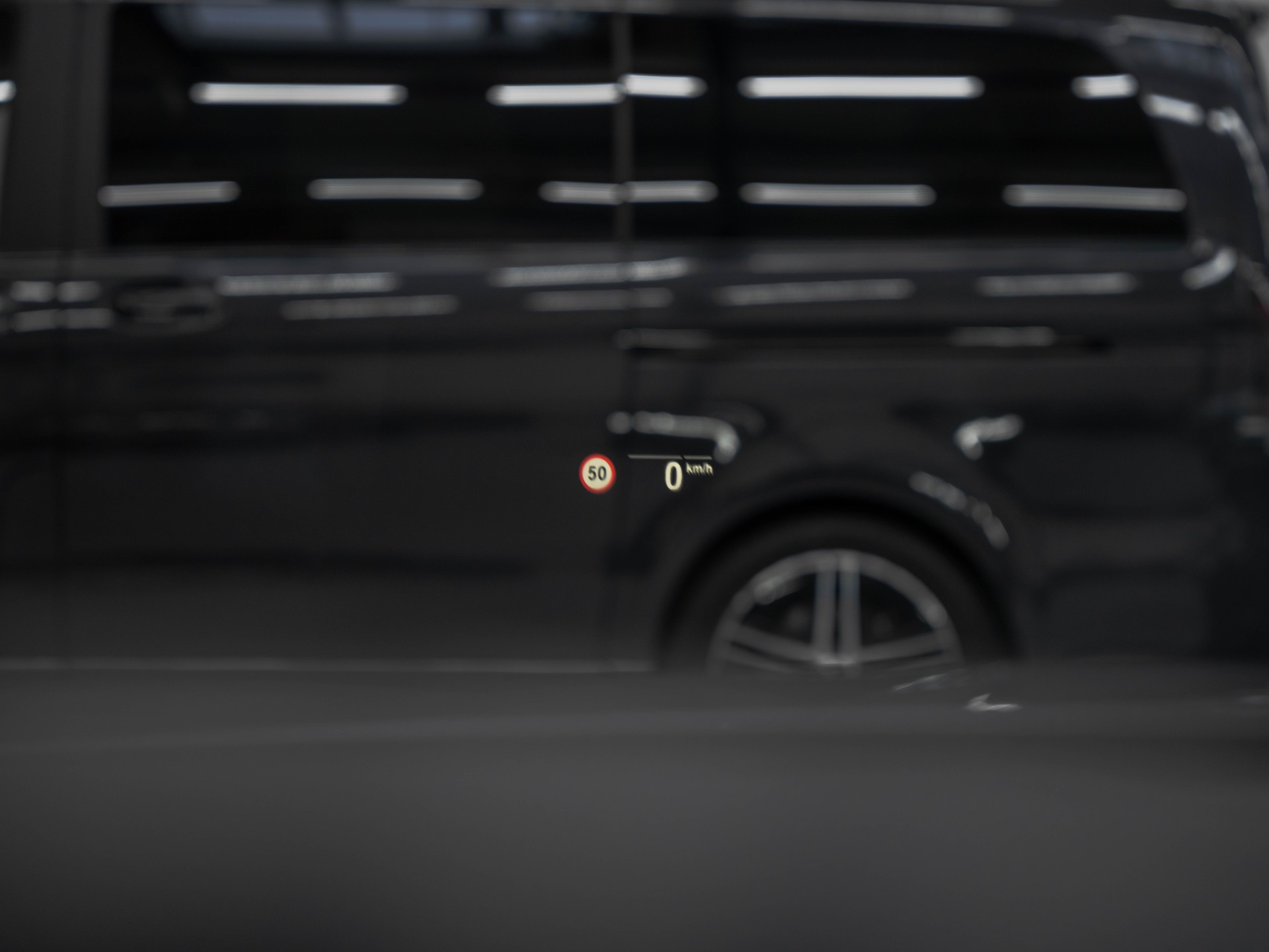 BMW M550i xDrive Steptronic-image-26