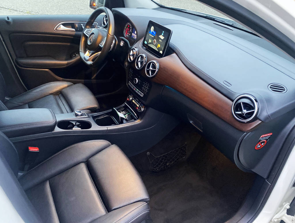 MERCEDES-BENZ B 220 d AMG Line 4m-image-12