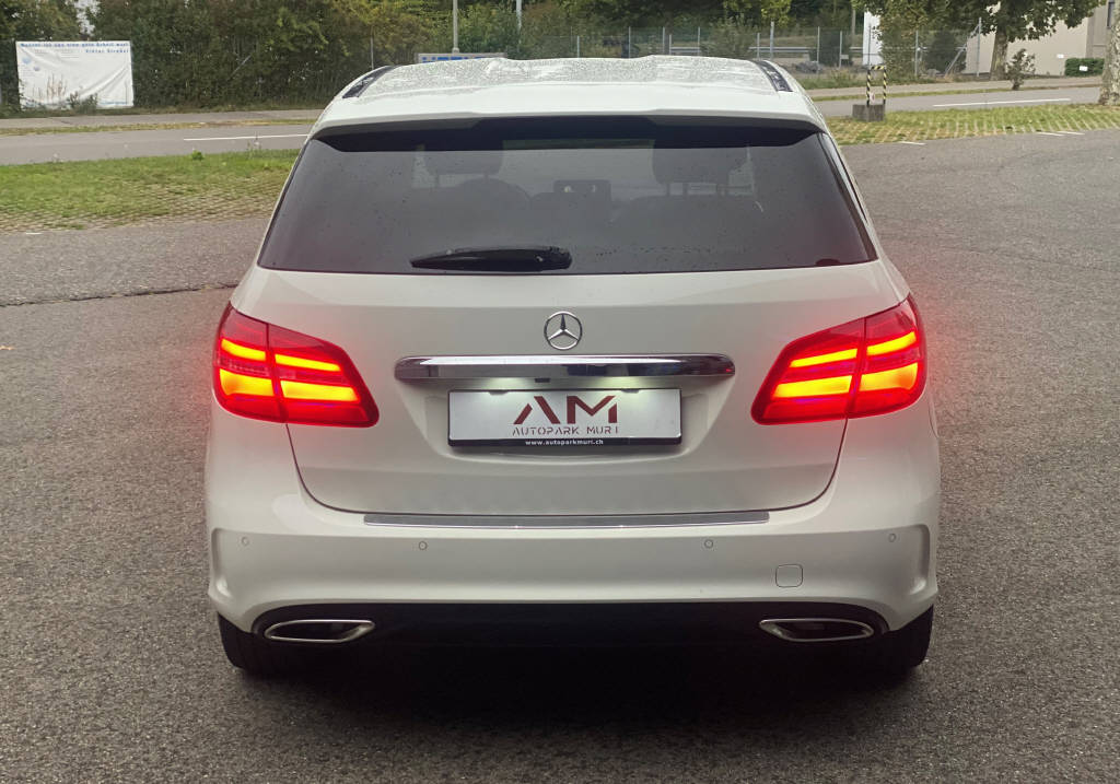 MERCEDES-BENZ B 220 d AMG Line 4m-image-14