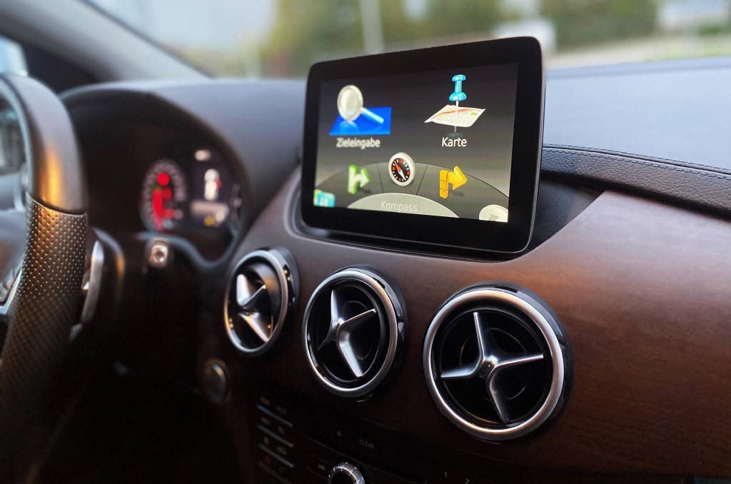 MERCEDES-BENZ B 220 d AMG Line 4m-image-9