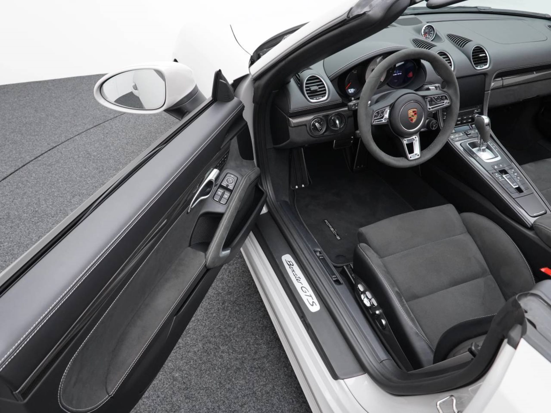 PORSCHE 718 Boxster GTS 4.0-image-3
