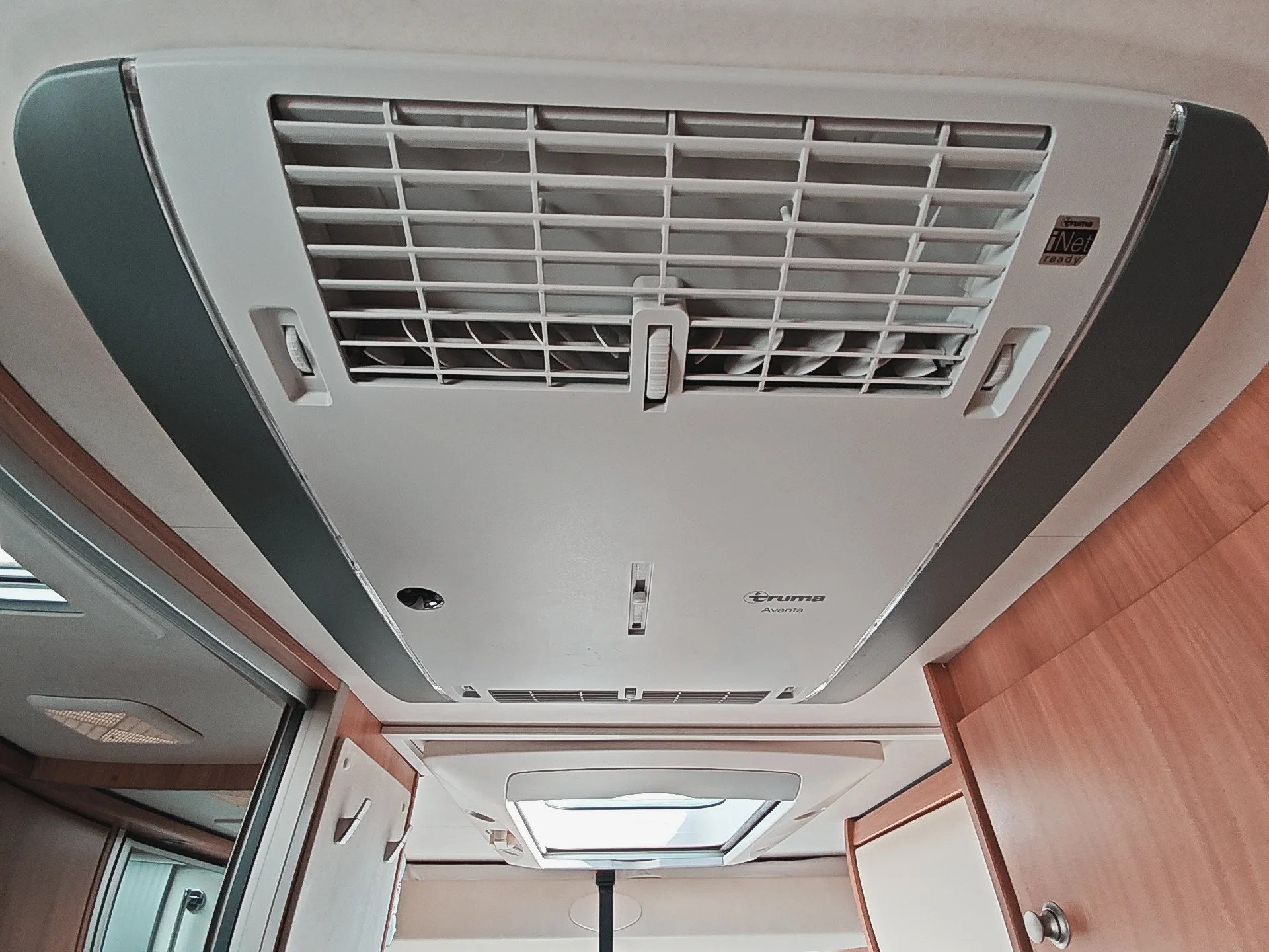 HYMER EX 504***Der Hymer vereint den Komfort eines vollintegrierten Premium-Wohnmobils mit den kompakten Massen***-image-19