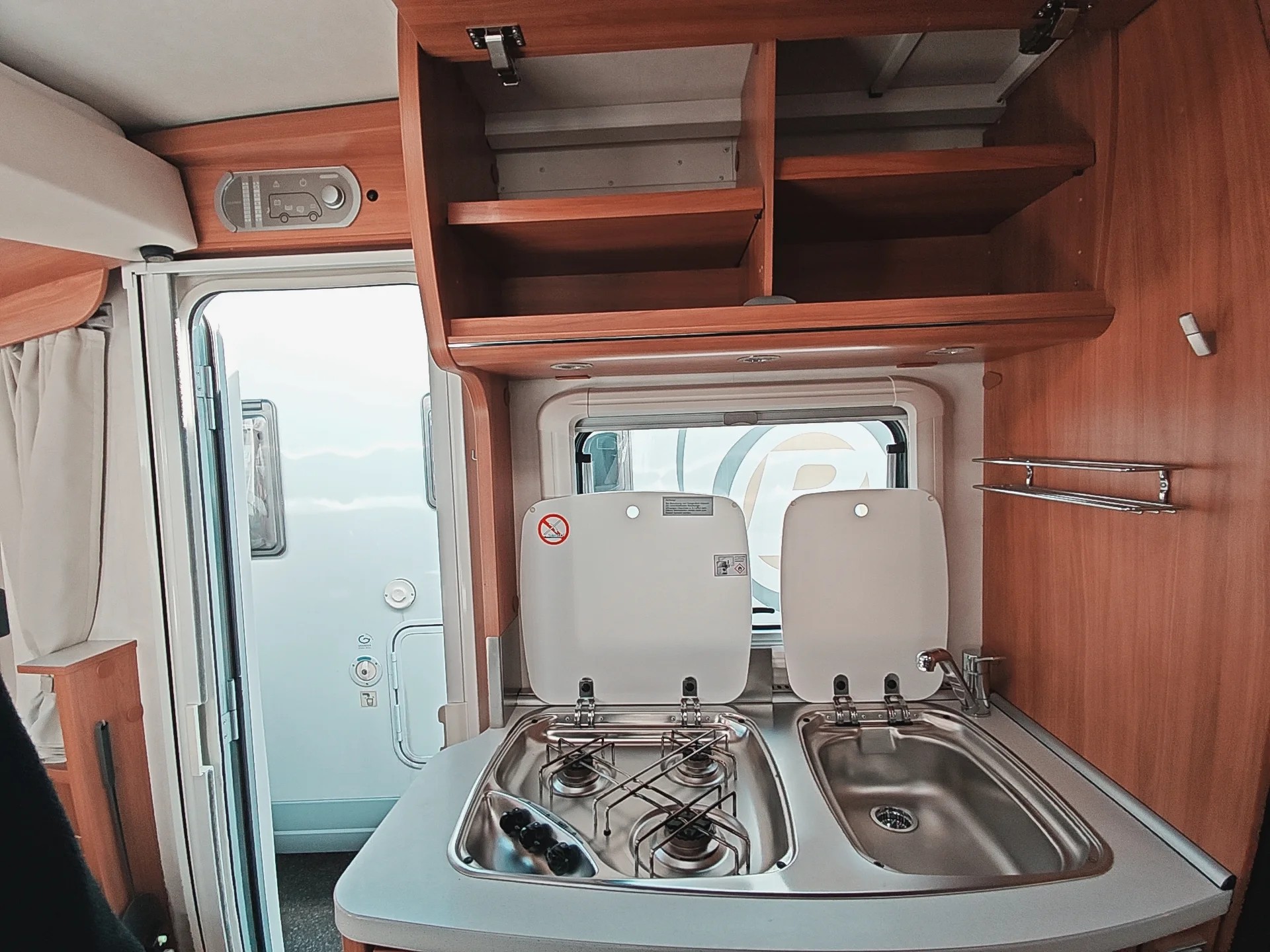 HYMER EX 504***Der Hymer vereint den Komfort eines vollintegrierten Premium-Wohnmobils mit den kompakten Massen***-image-21