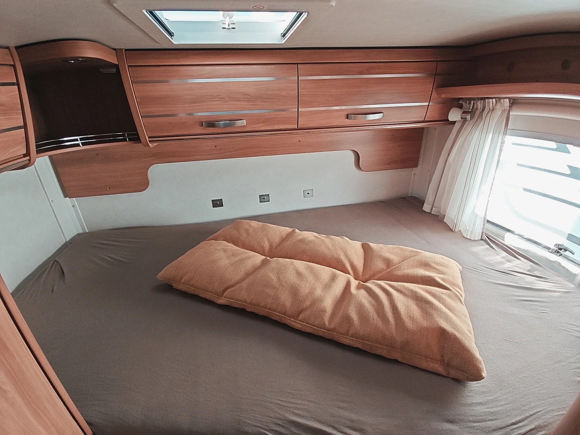 HYMER EX 504***Der Hymer vereint den Komfort eines vollintegrierten Premium-Wohnmobils mit den kompakten Massen***-image-17