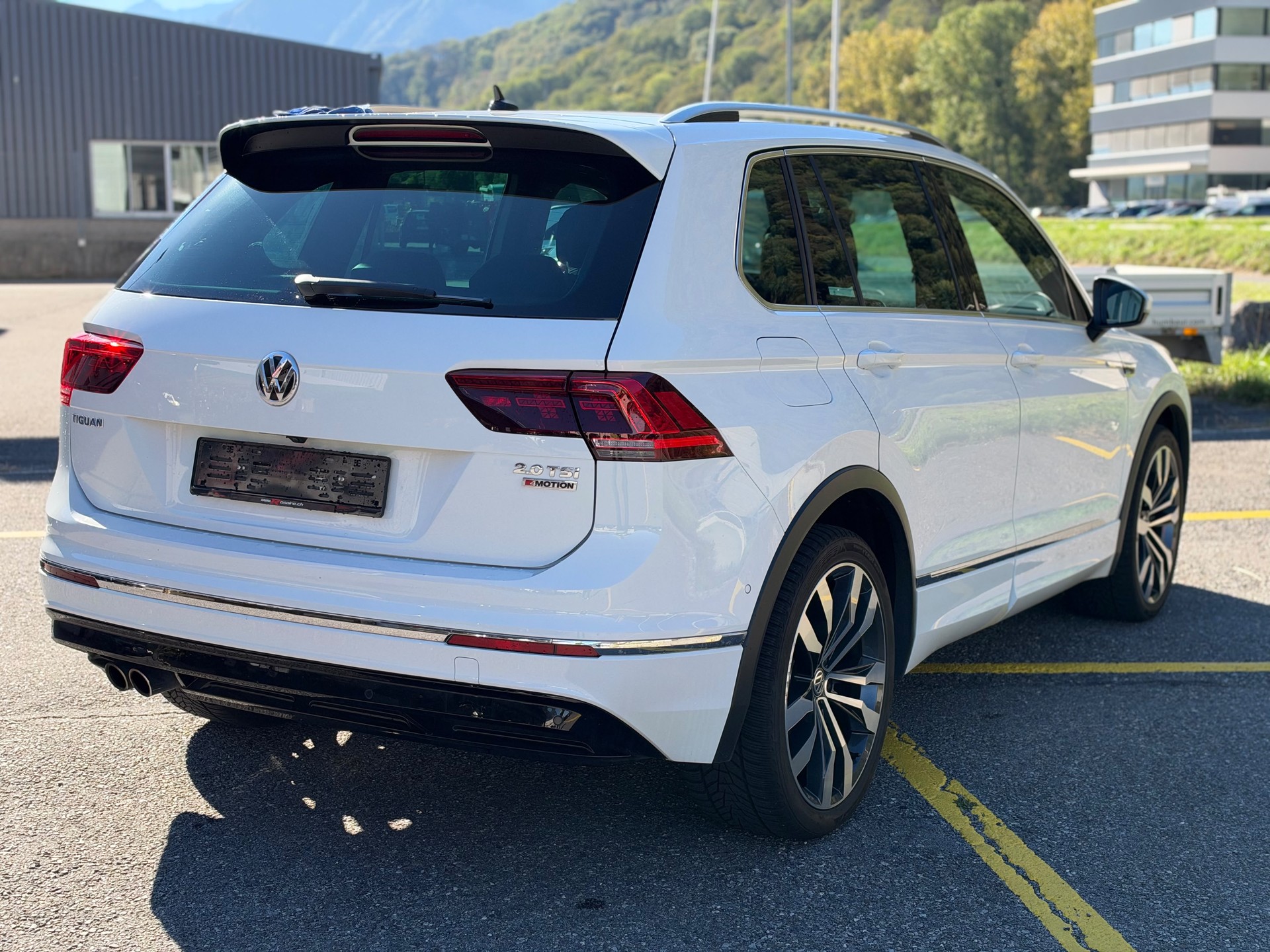 VW Tiguan 2.0TSI Highline 4Motion DSG-image-5
