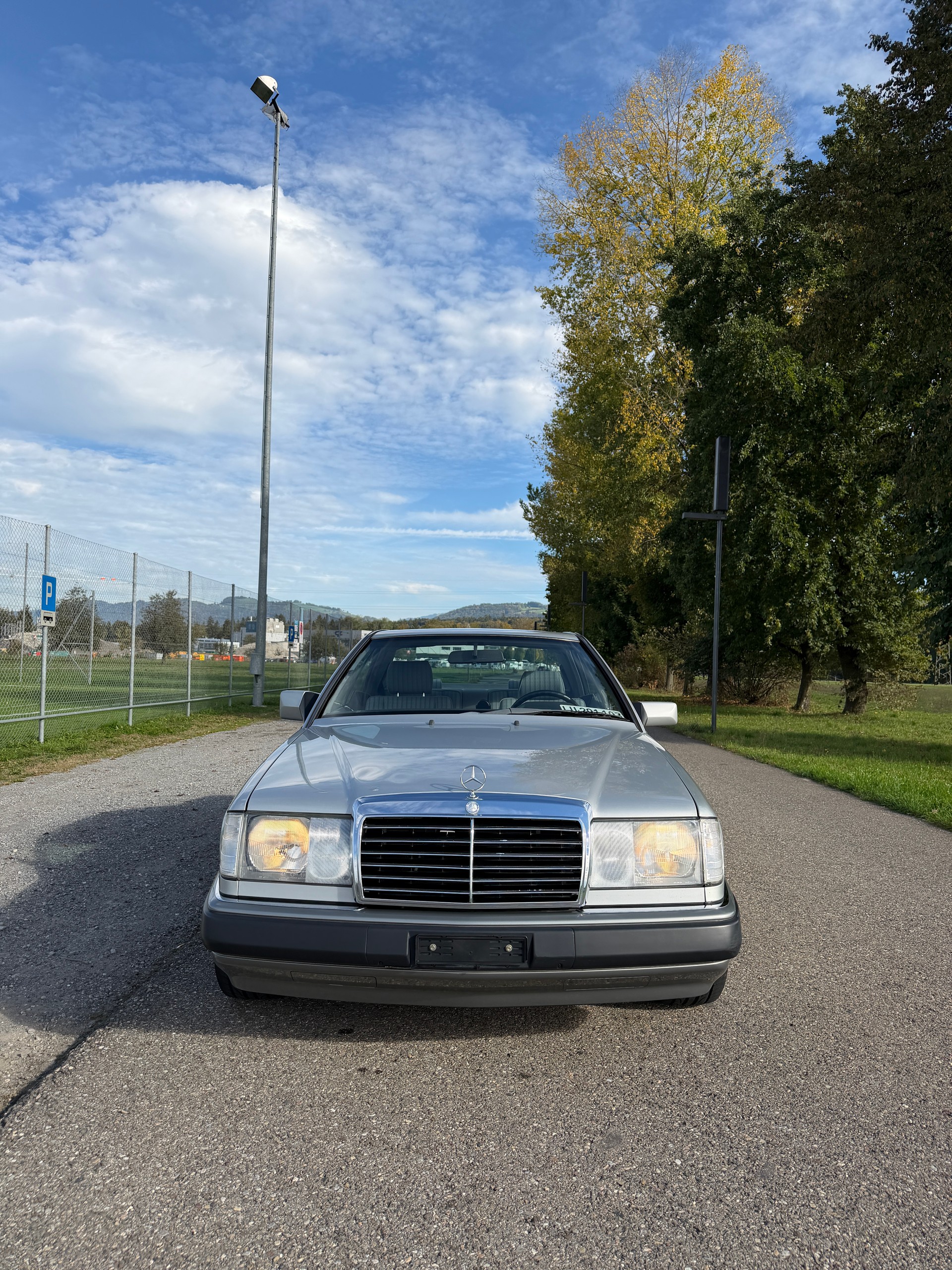 MERCEDES-BENZ 300 CE-image-8
