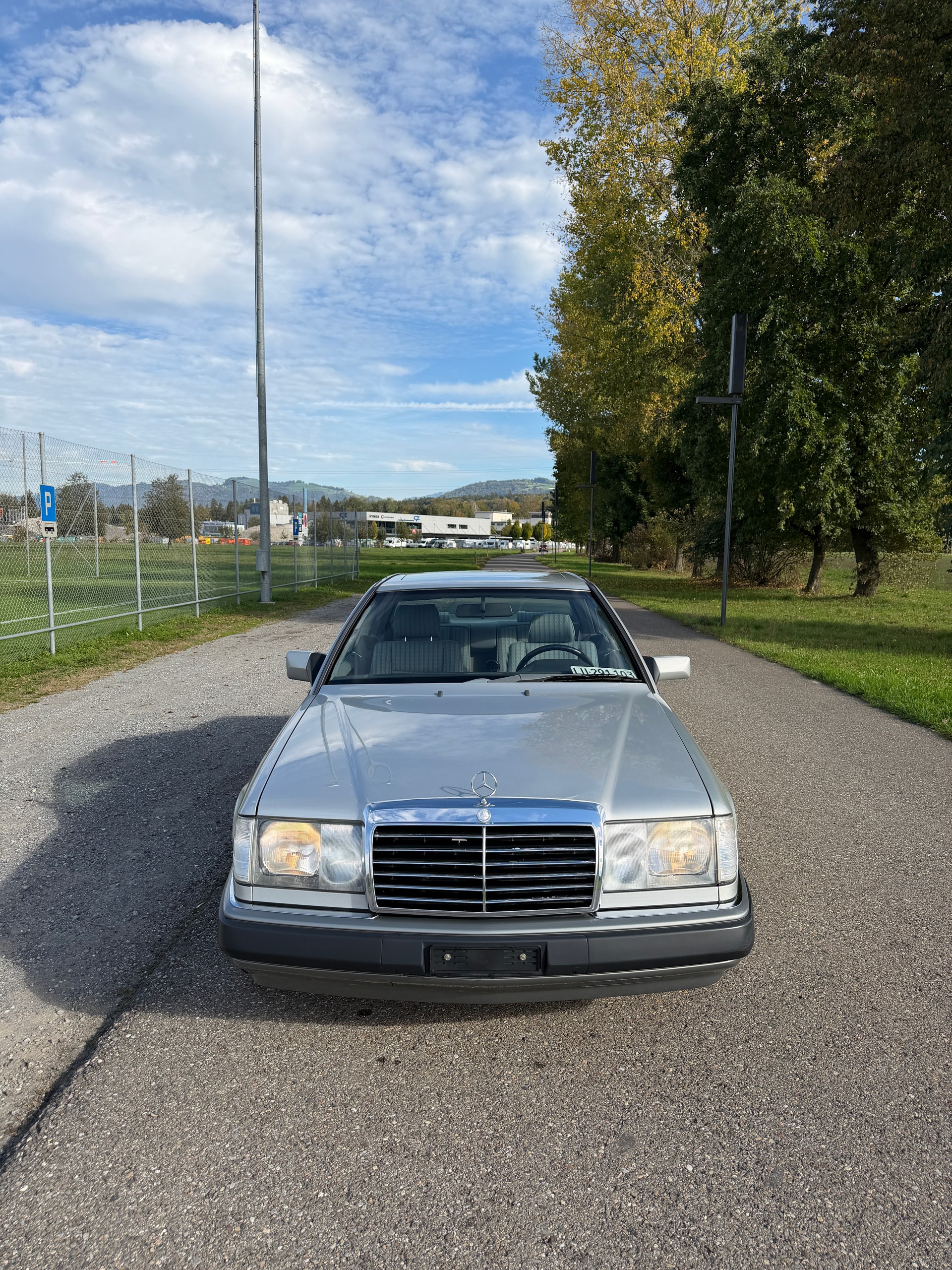 MERCEDES-BENZ 300 CE-image-7