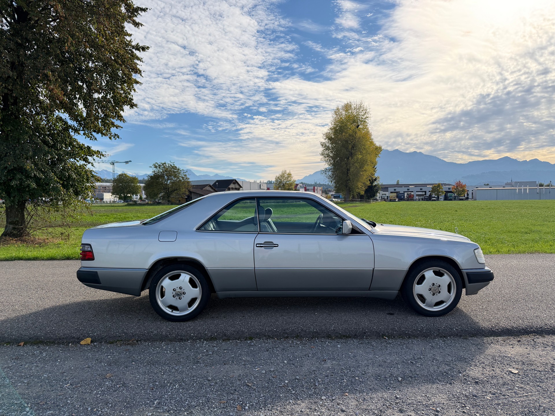 MERCEDES-BENZ 300 CE-image-5