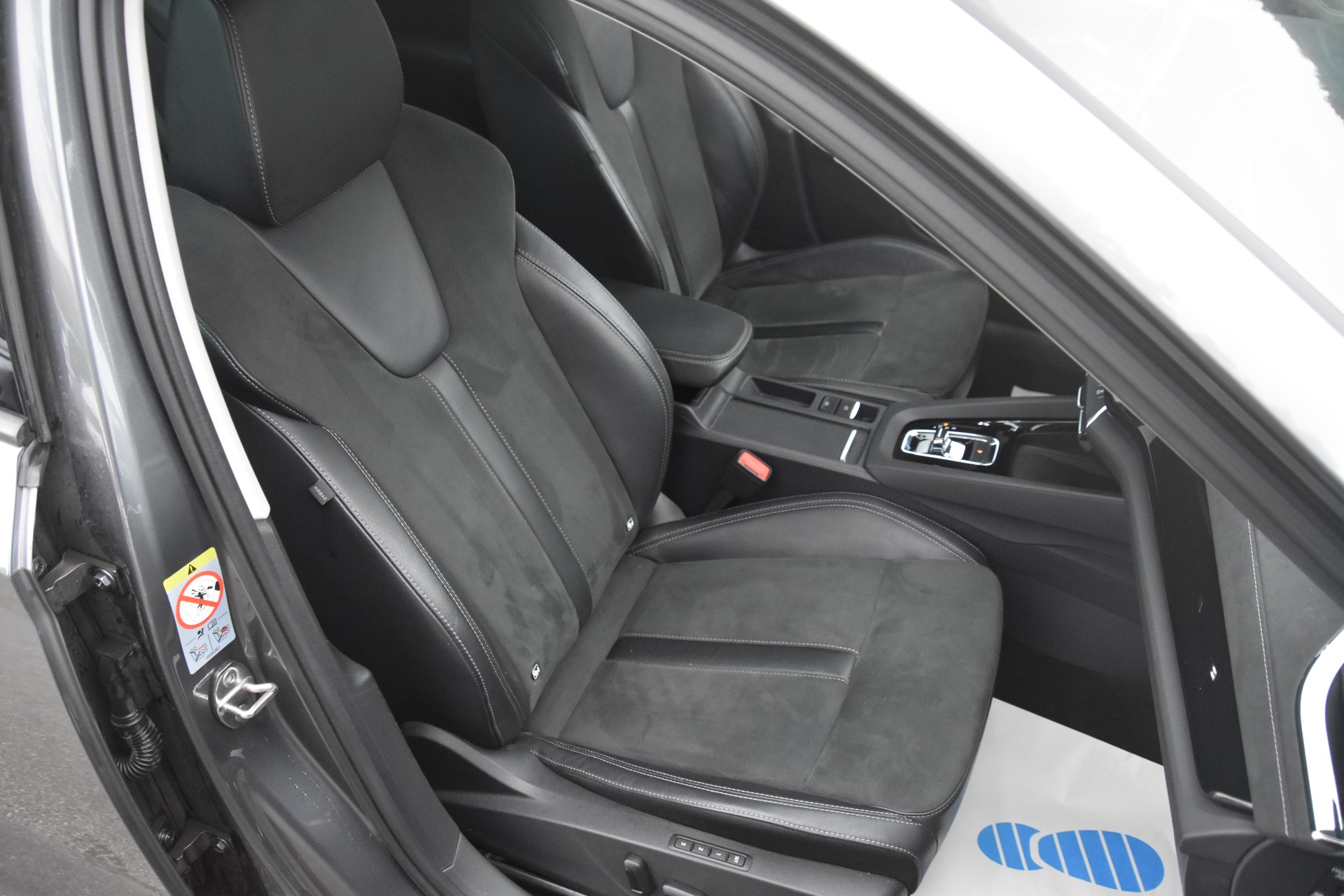 SKODA Octavia Combi 2.0 TDI DSG Style-image-13