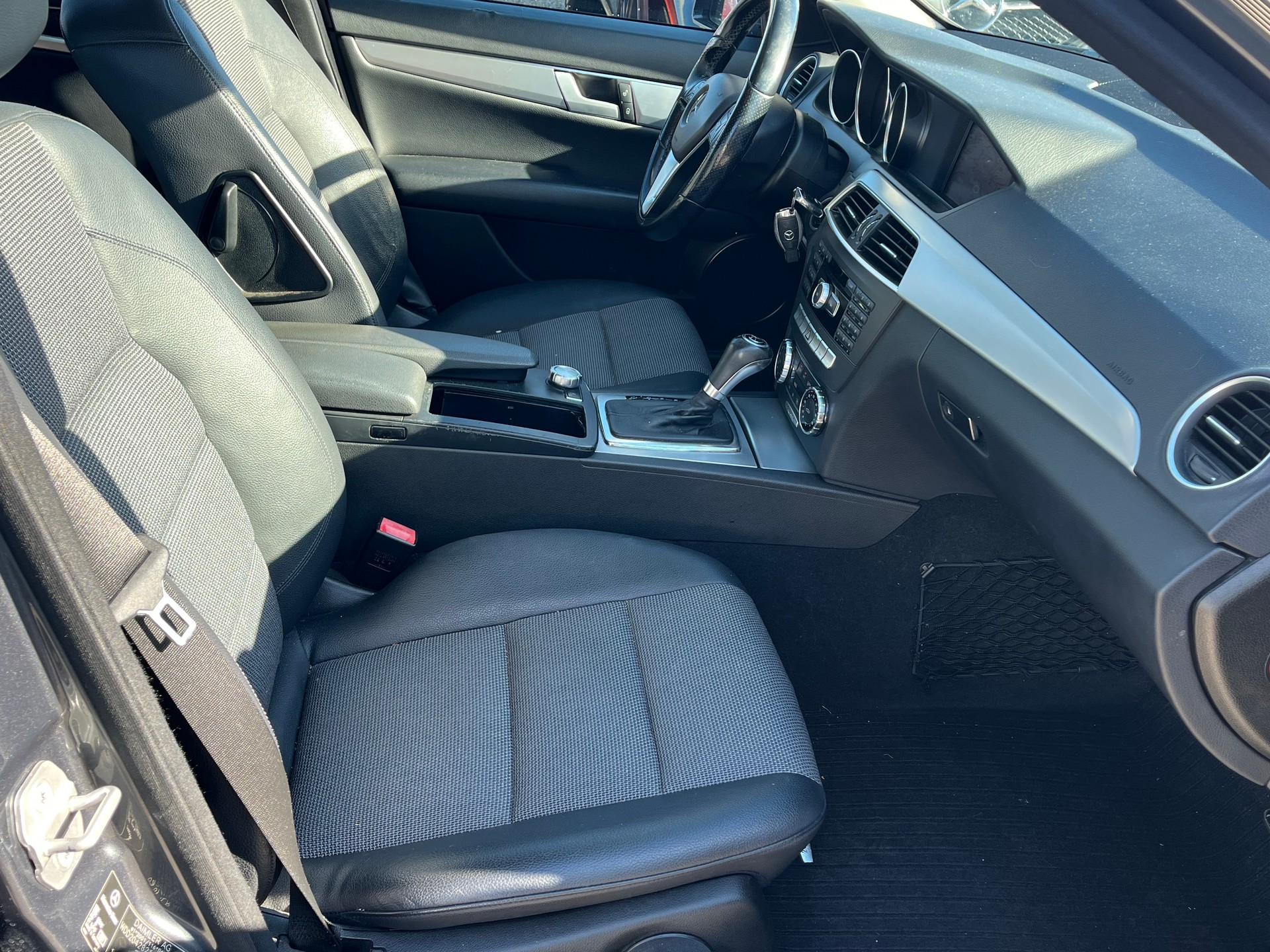 MERCEDES-BENZ C 250 CDI Avantgarde 4Matic 7G-Tronic-image-6