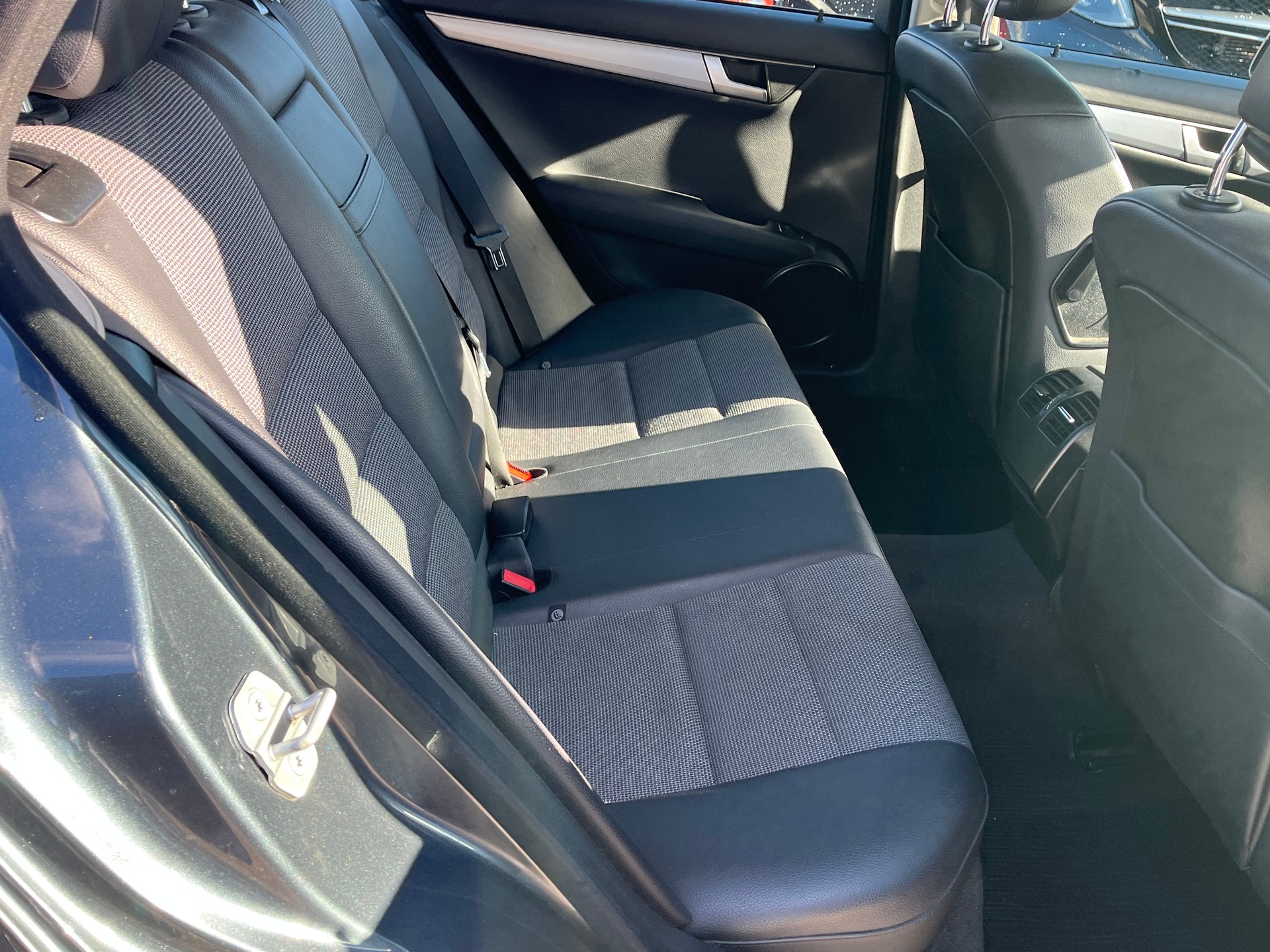 MERCEDES-BENZ C 250 CDI Avantgarde 4Matic 7G-Tronic-image-9