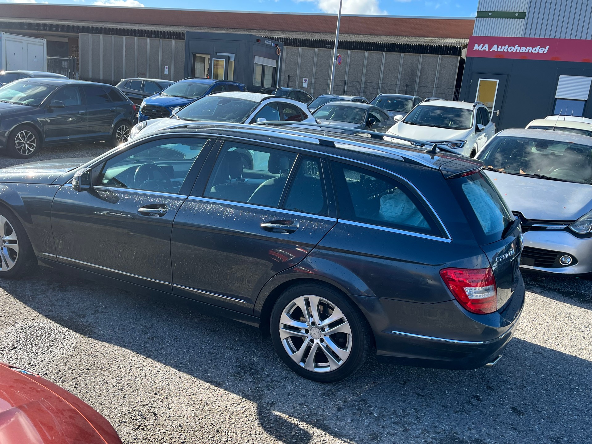 MERCEDES-BENZ C 250 CDI Avantgarde 4Matic 7G-Tronic-image-10