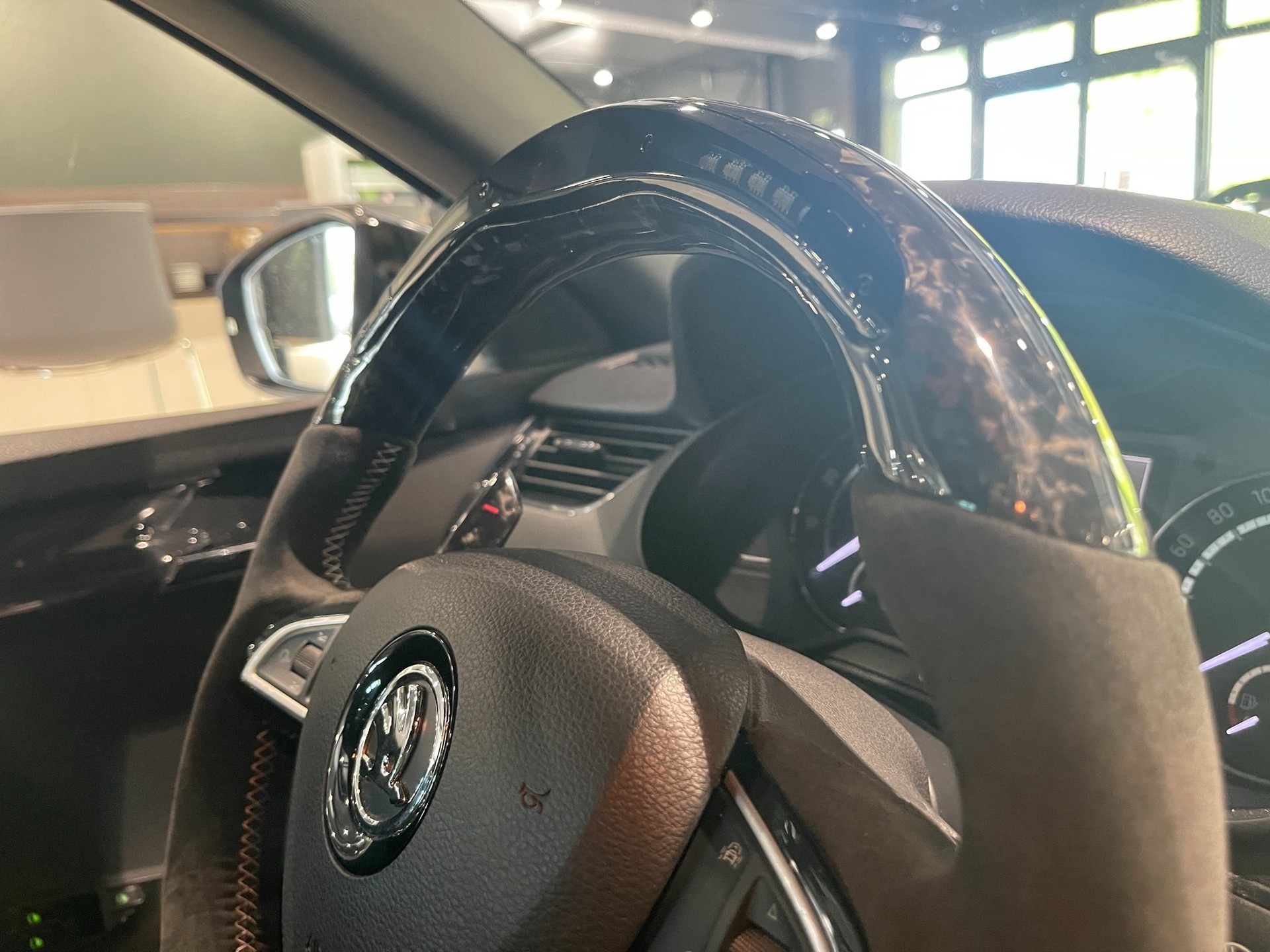 SKODA Octavia Combi 2.0 TSI RS DSG-image-11