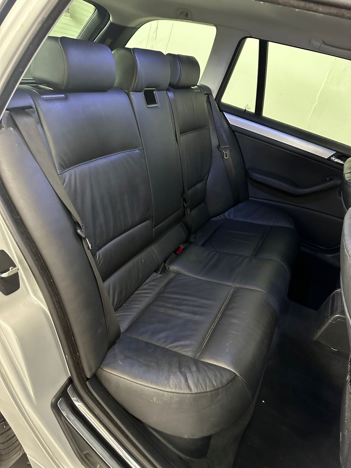 BMW 330xi Touring-image-18