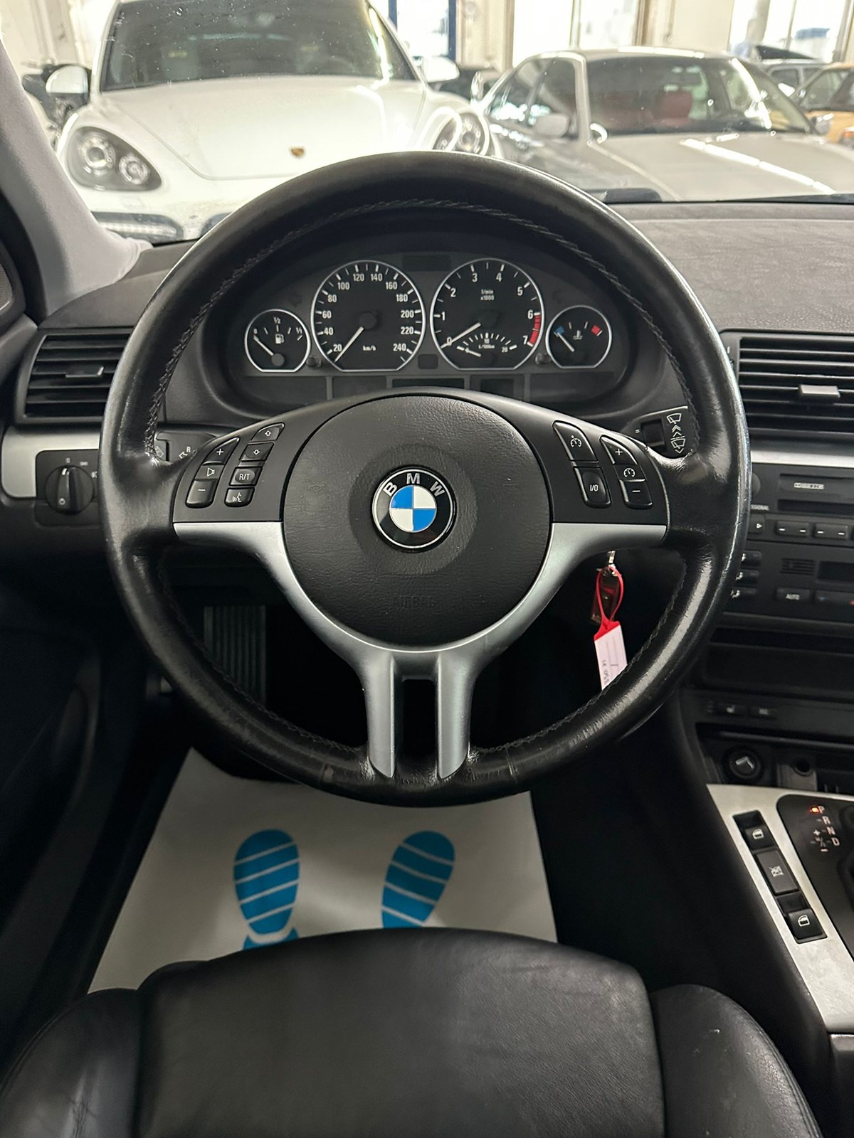BMW 330xi Touring-image-14
