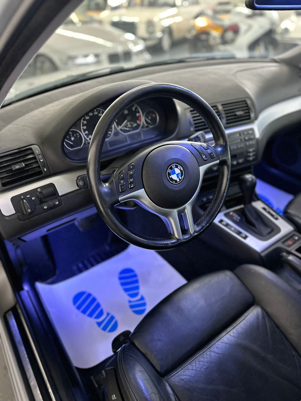 BMW 330xi Touring-image-9