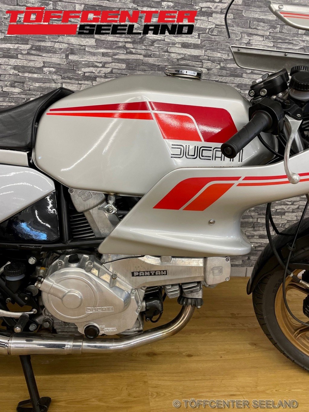 DUCATI 600 SL-showroom-element-3