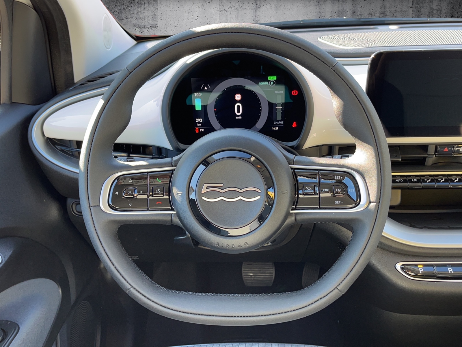 FIAT 500e Icon-image-8
