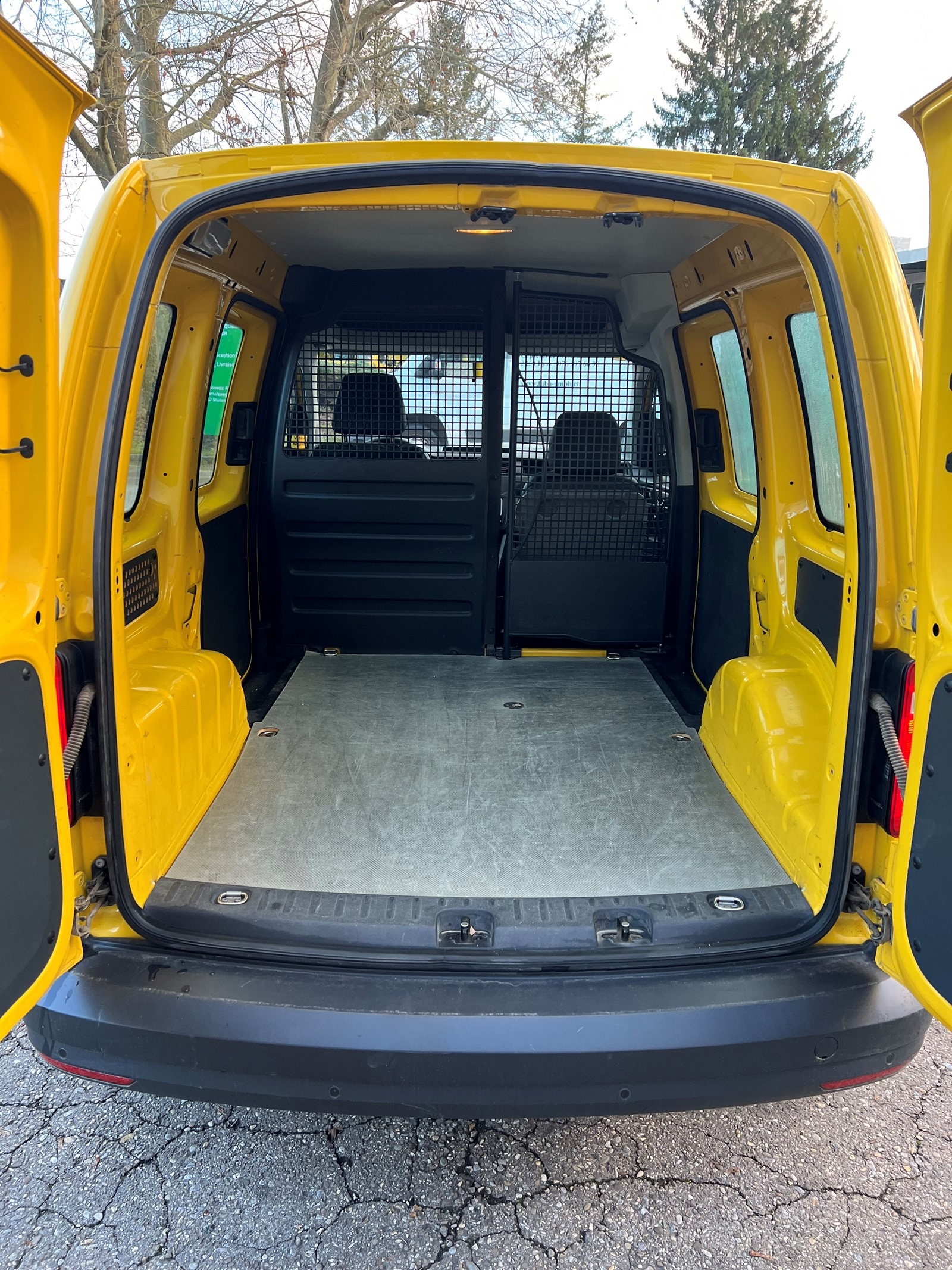 VW CADDY 2.0D 4 MOTION-image-5