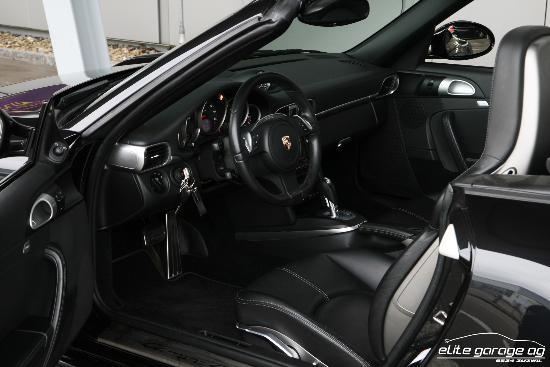 PORSCHE 911 Cabrio Carrera 4 GTS PDK-image-12