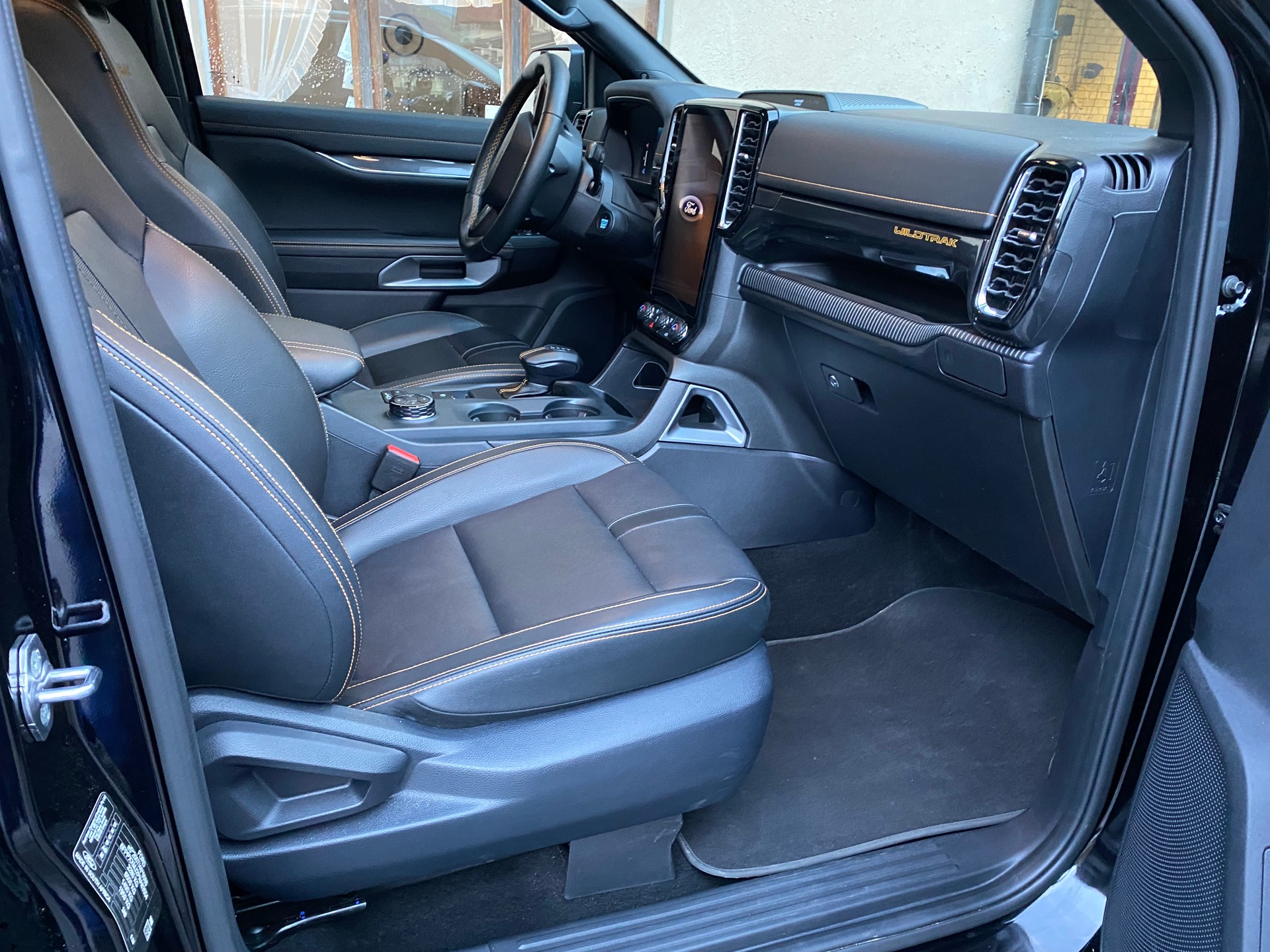 FORD Ranger Wildtrak 2.0 Eco Blue e-4WD Automat-image-7