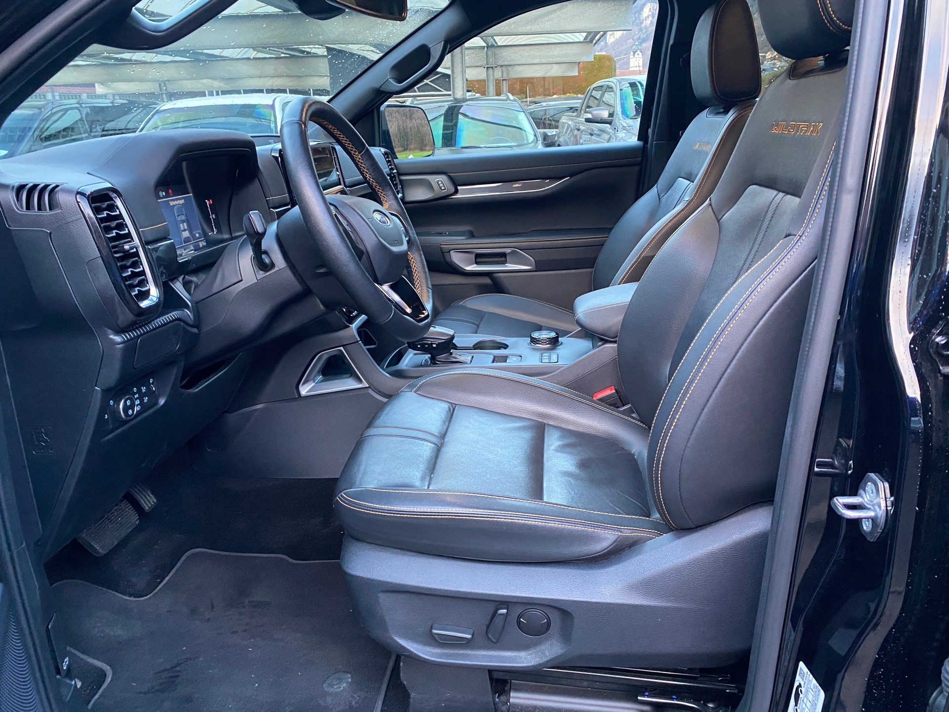 FORD Ranger Wildtrak 2.0 Eco Blue e-4WD Automat-image-2