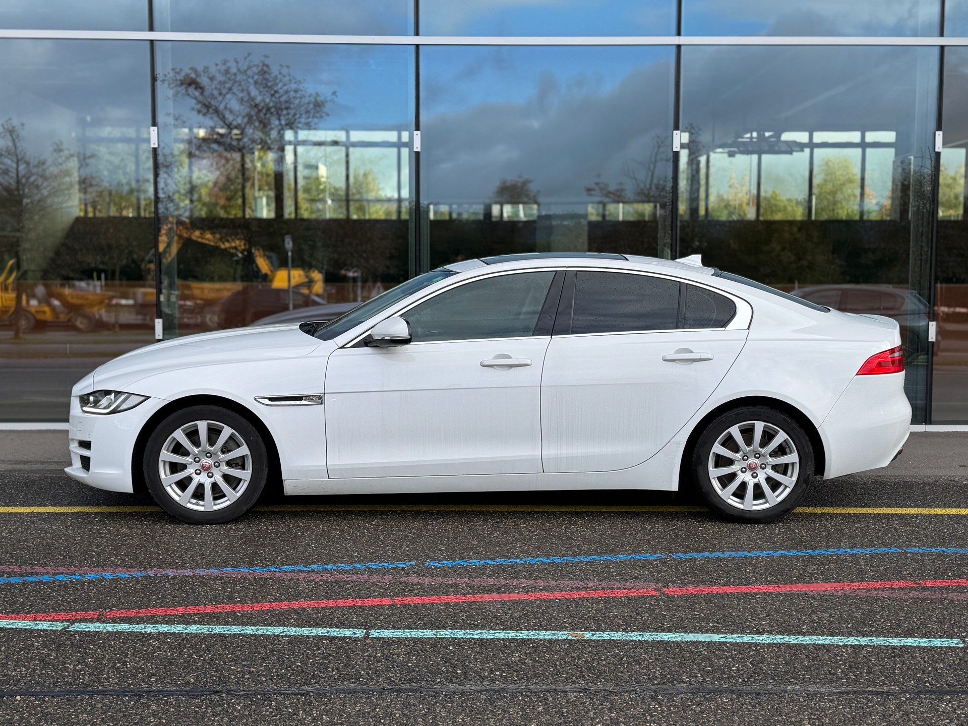 JAGUAR XE 20d Pure Automat-image-8