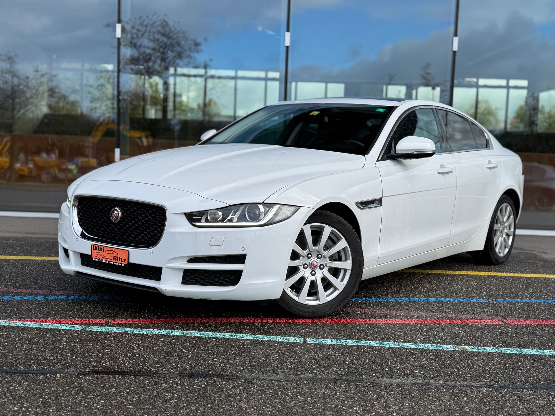 JAGUAR XE 20d Pure Automat-image-6