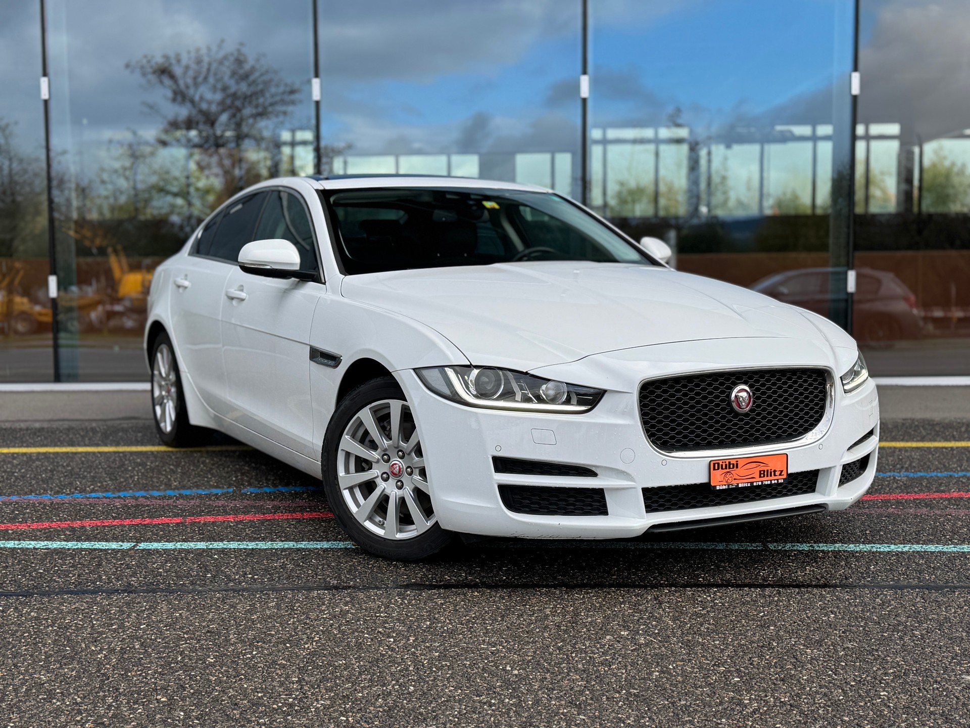 JAGUAR XE 20d Pure Automat