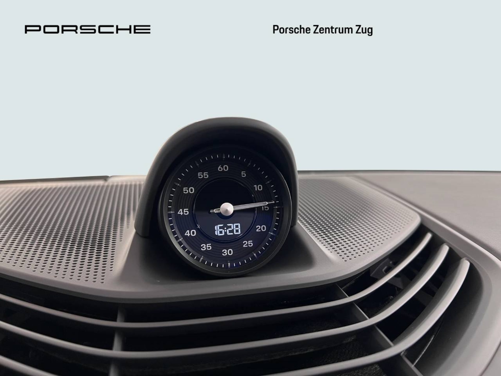PORSCHE Taycan GTS Sport Turismo-image-27
