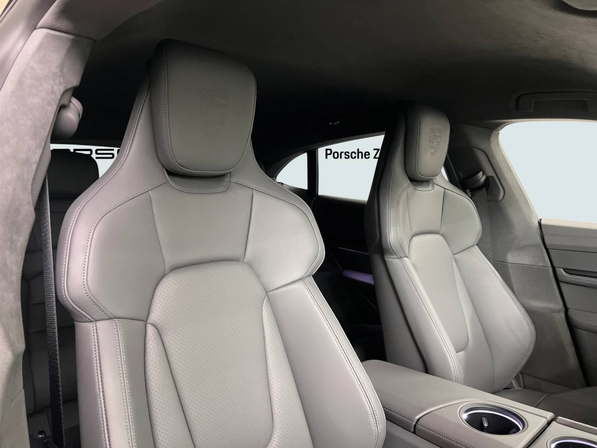 PORSCHE Taycan GTS Sport Turismo-image-20