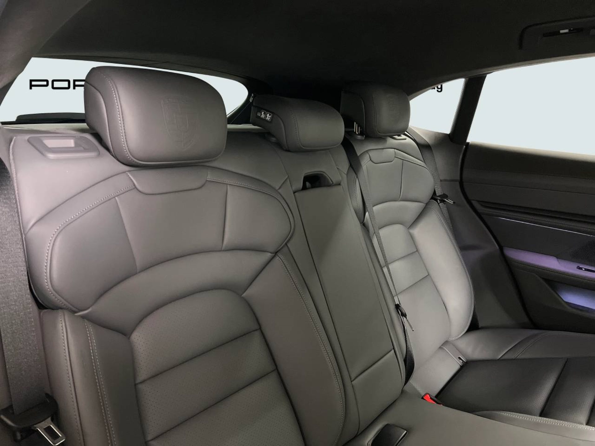 PORSCHE Taycan GTS Sport Turismo-image-24
