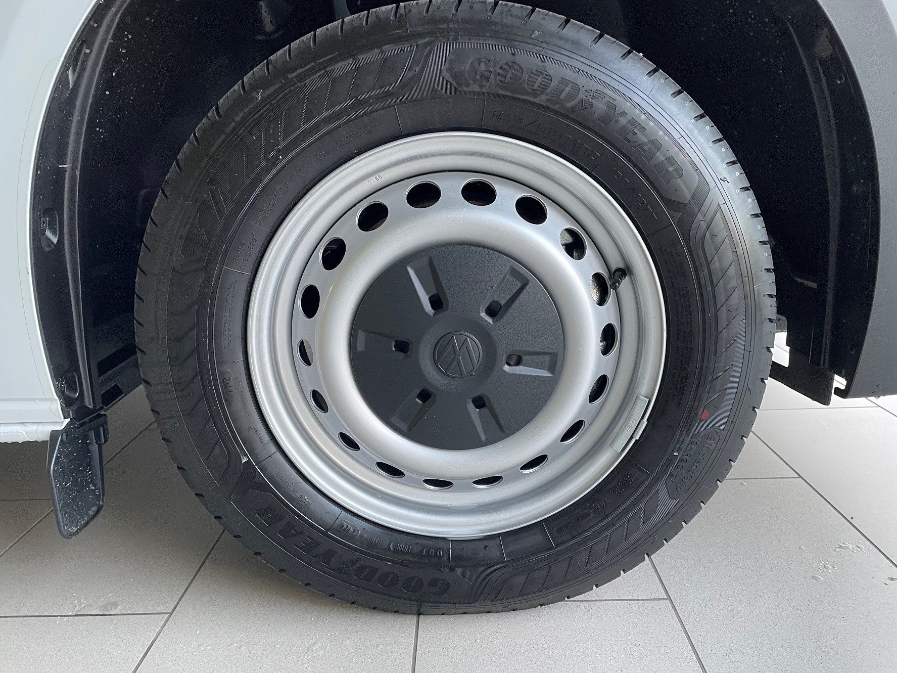 VW Transporter 2.0 TDI Automat-image-4
