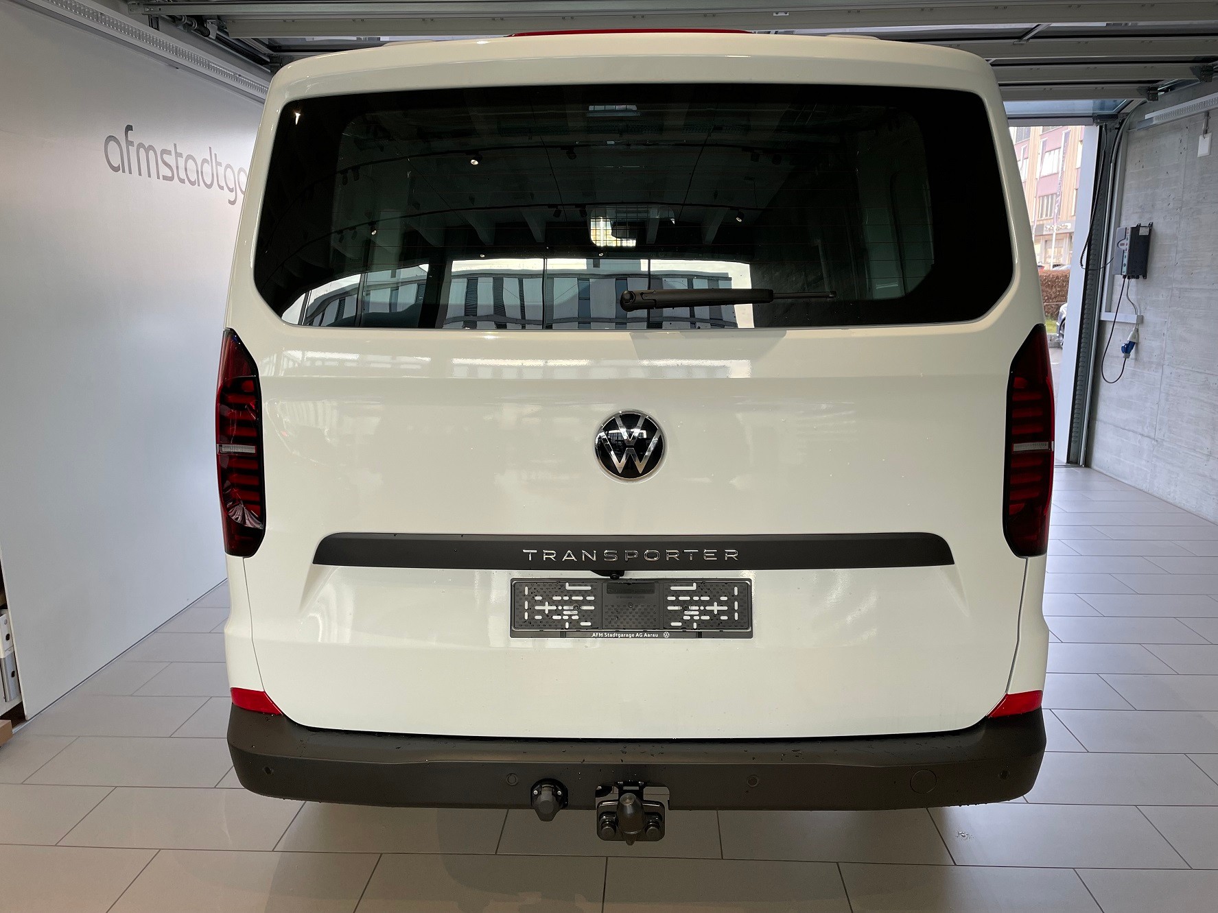 VW Transporter 2.0 TDI Automat-showroom-element-2