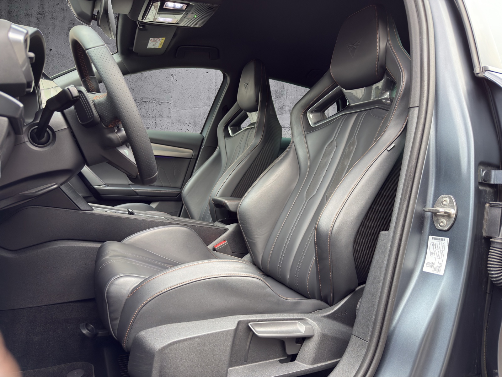 CUPRA Formentor 2.5TSI VZ5 4Drive DSG Magnetic Grey Matt *CH-Fahrzeug*-image-5
