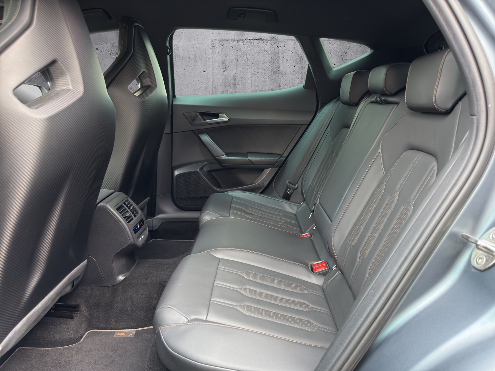CUPRA Formentor 2.5TSI VZ5 4Drive DSG Magnetic Grey Matt *CH-Fahrzeug*-image-9