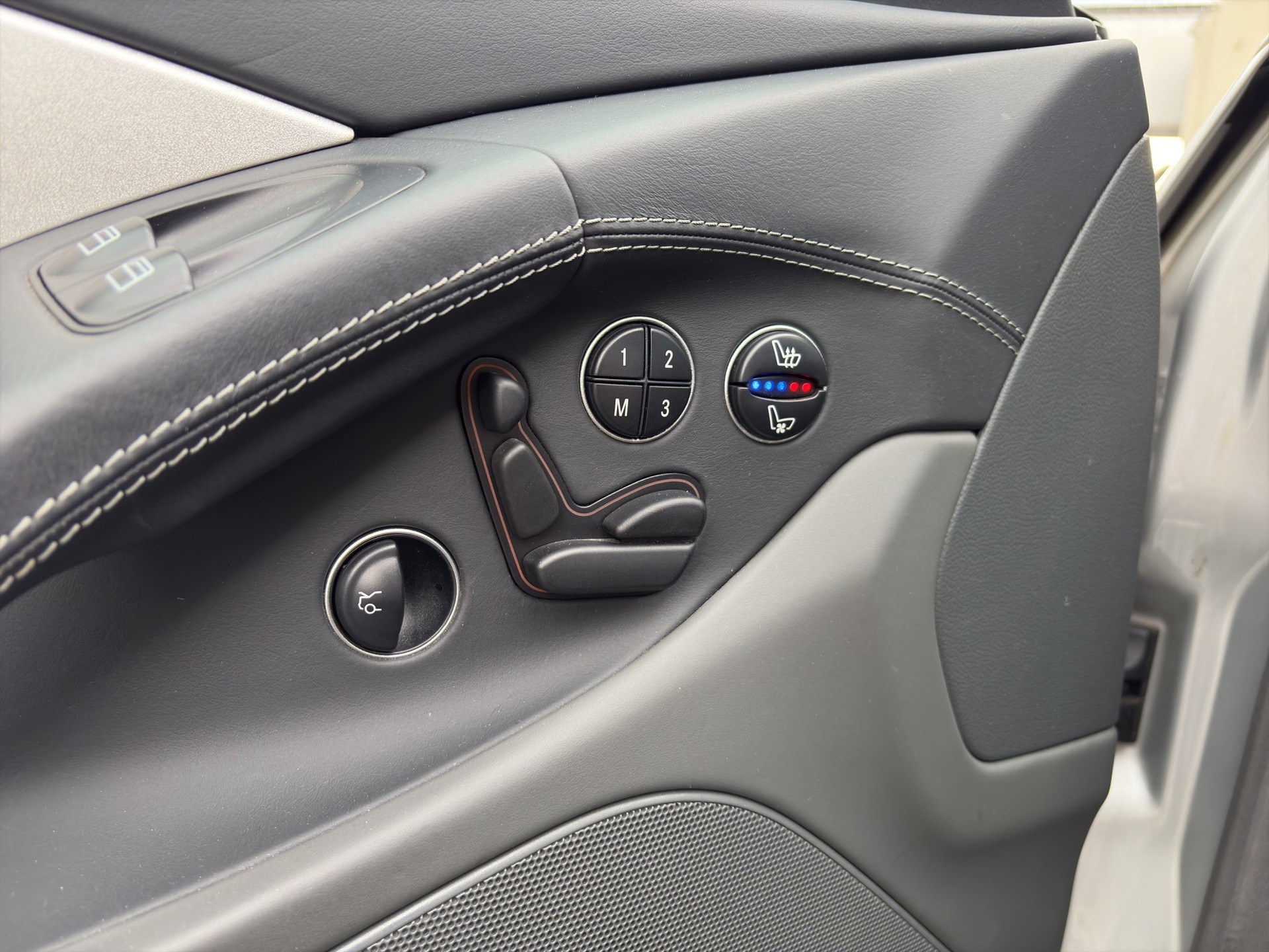 MERCEDES-BENZ SL 55 AMG Automatic-image-22