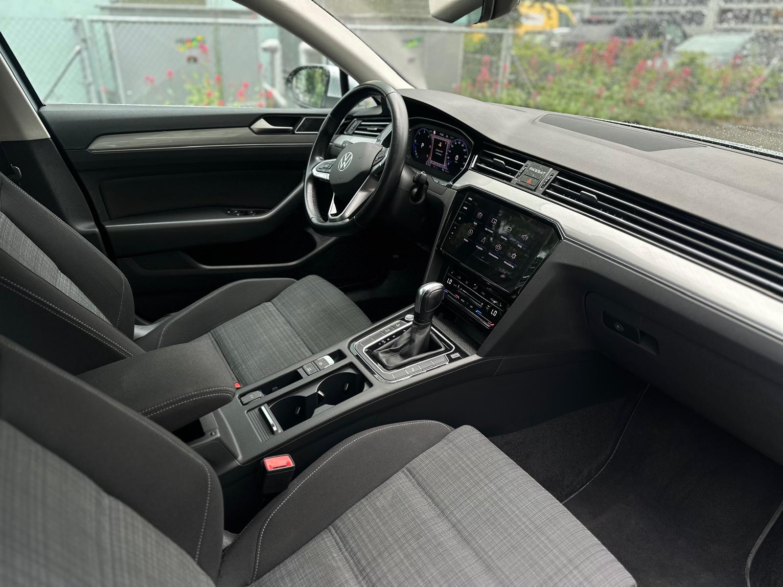 VW Passat 2.0 TDI BMT Business DSG-image-12