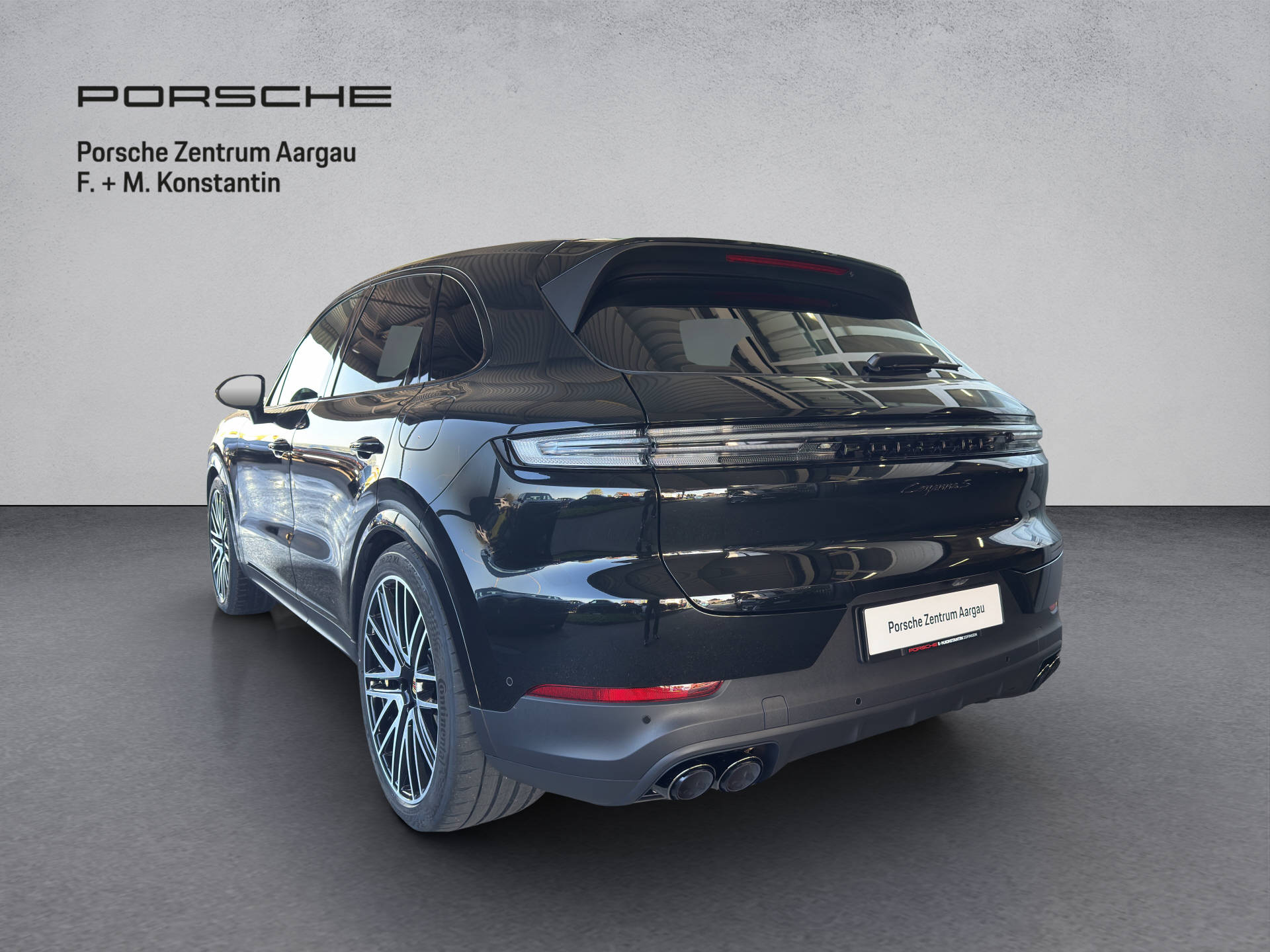 PORSCHE Cayenne S E-Hybrid-image-3