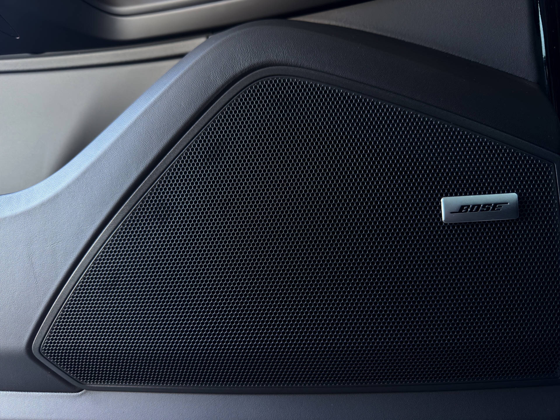 PORSCHE Cayenne S E-Hybrid-image-11