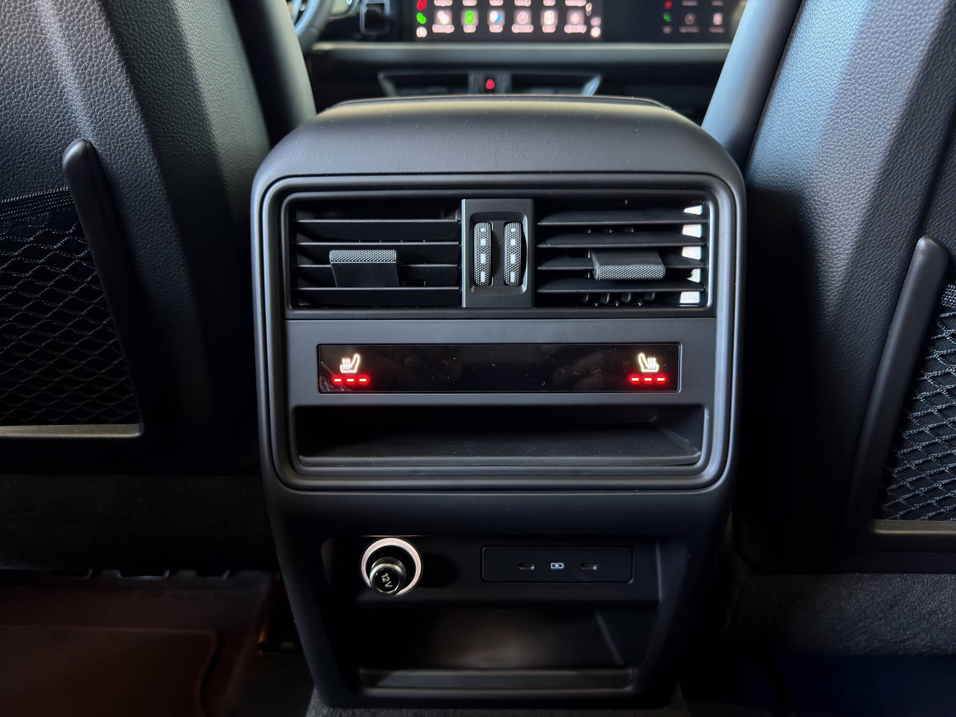 PORSCHE Cayenne S E-Hybrid-image-13