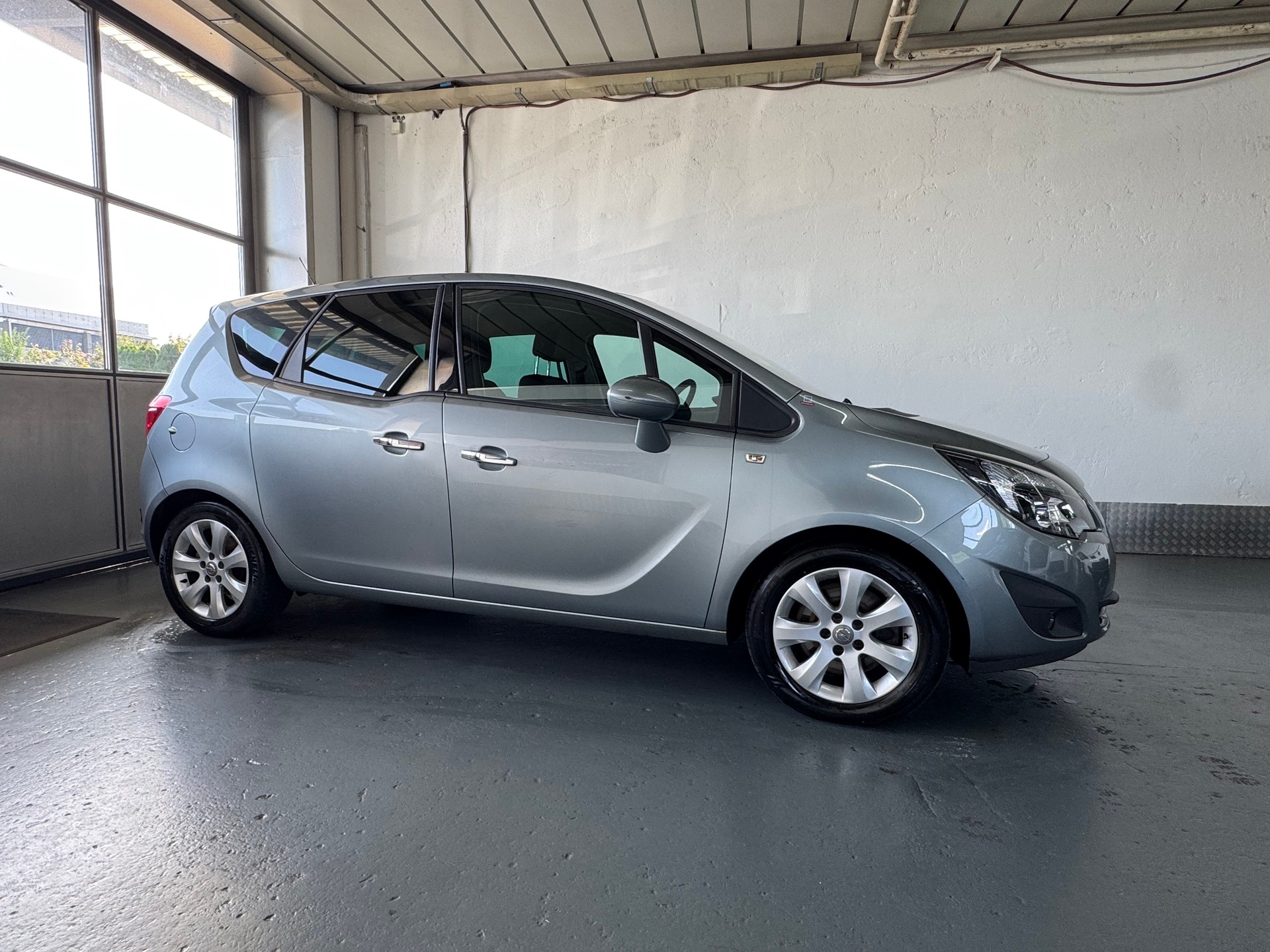 OPEL Meriva 1.7 CDTi Cosmo Automatic-image-6
