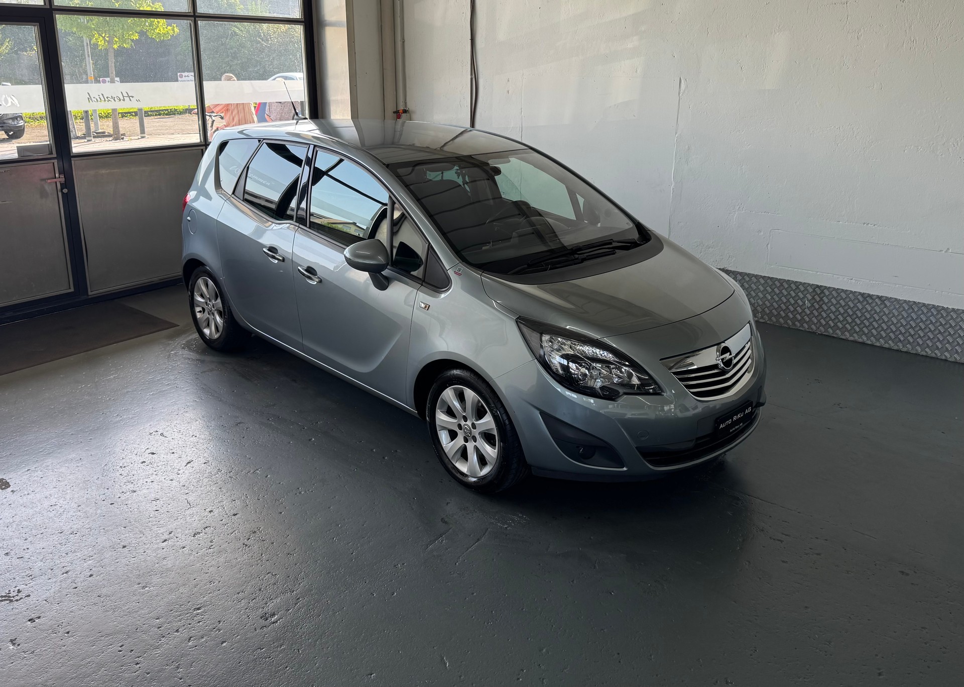 OPEL Meriva 1.7 CDTi Cosmo Automatic-image-0