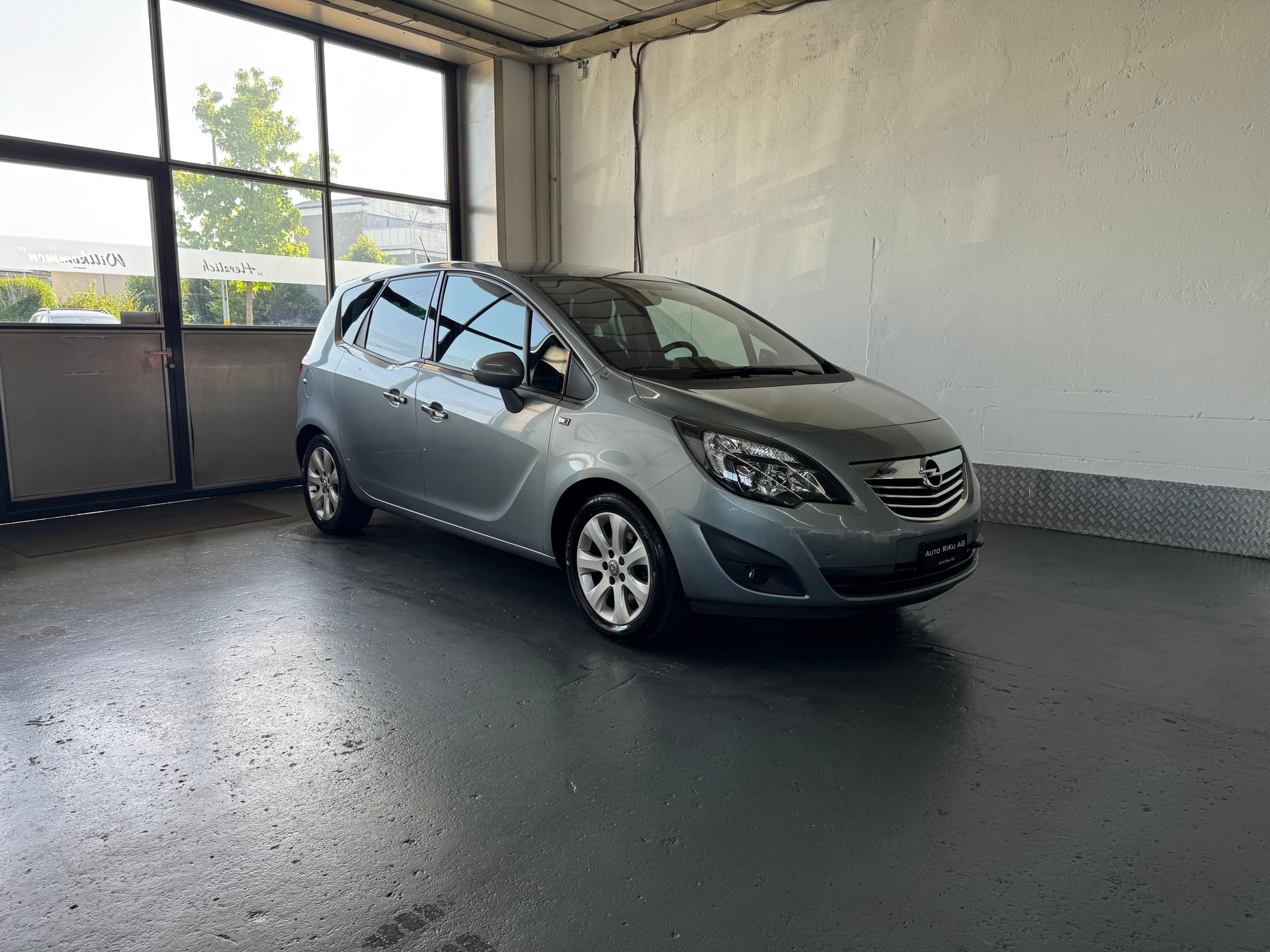 OPEL Meriva 1.7 CDTi Cosmo Automatic-image-1