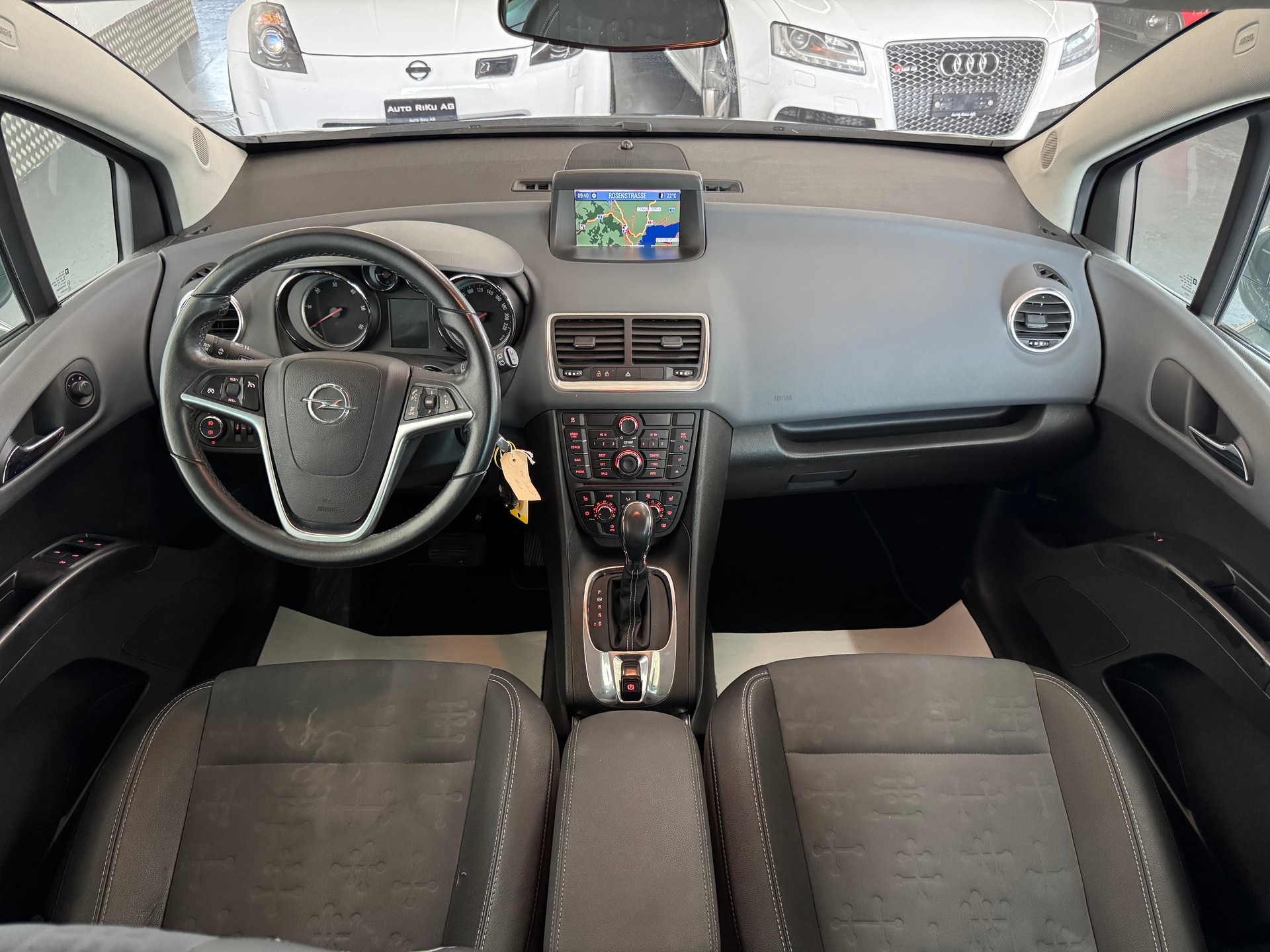 OPEL Meriva 1.7 CDTi Cosmo Automatic-image-14