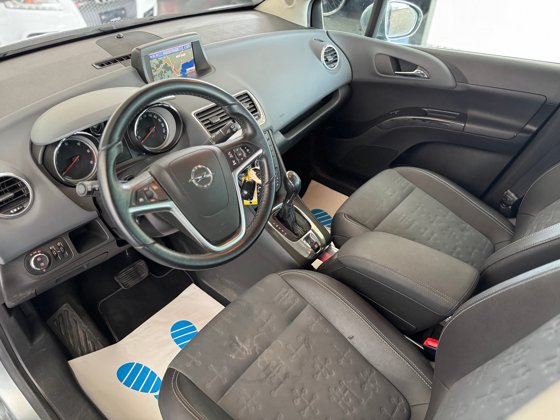 OPEL Meriva 1.7 CDTi Cosmo Automatic-image-12