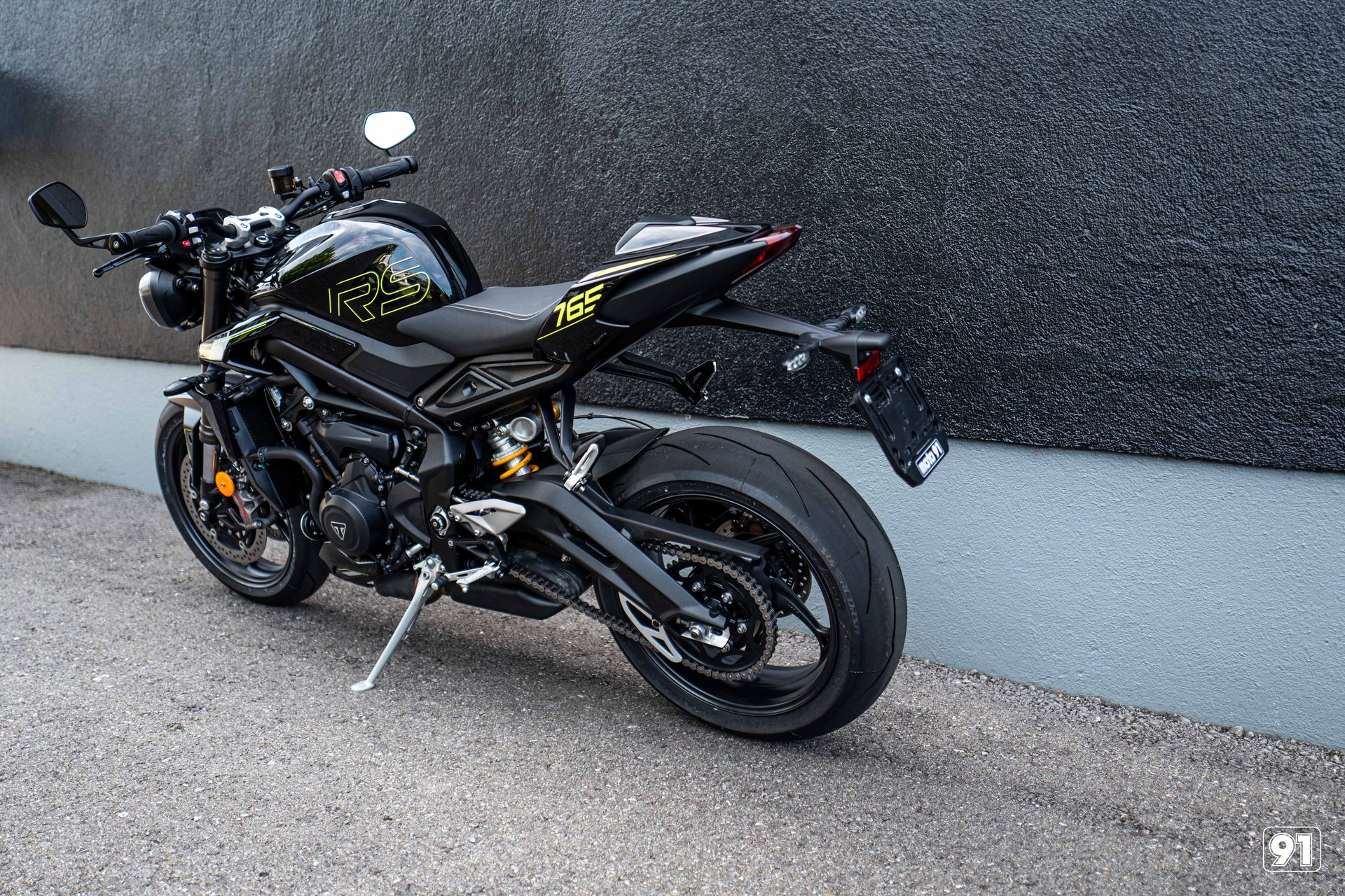 TRIUMPH Street Triple RS 765-showroom-element-3