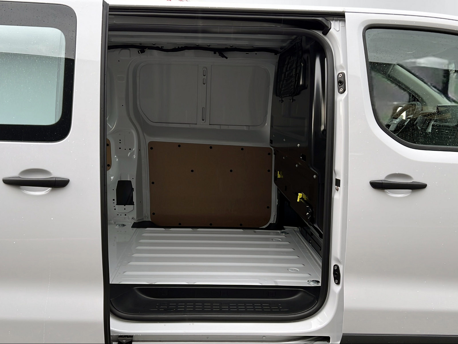 TOYOTA PROACE Van L1 2.0 D Advanced-image-10