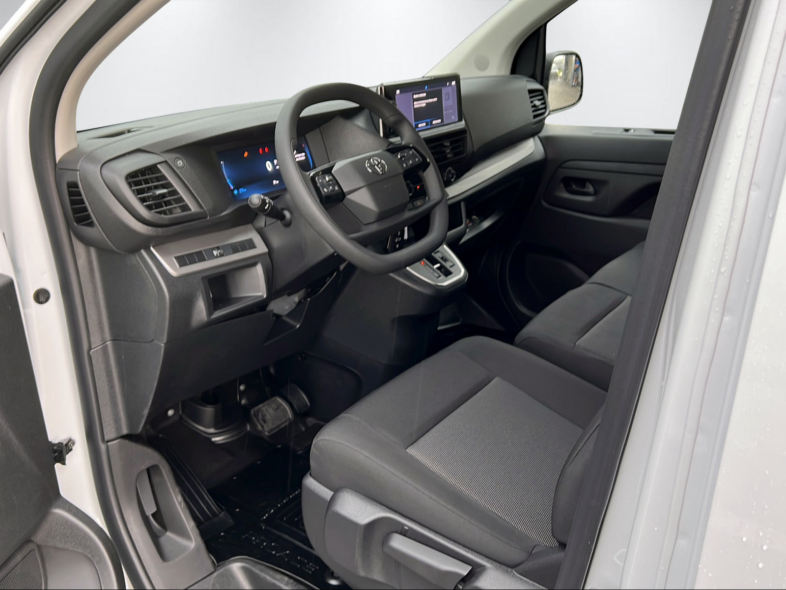 TOYOTA PROACE Van L1 2.0 D Advanced-image-13
